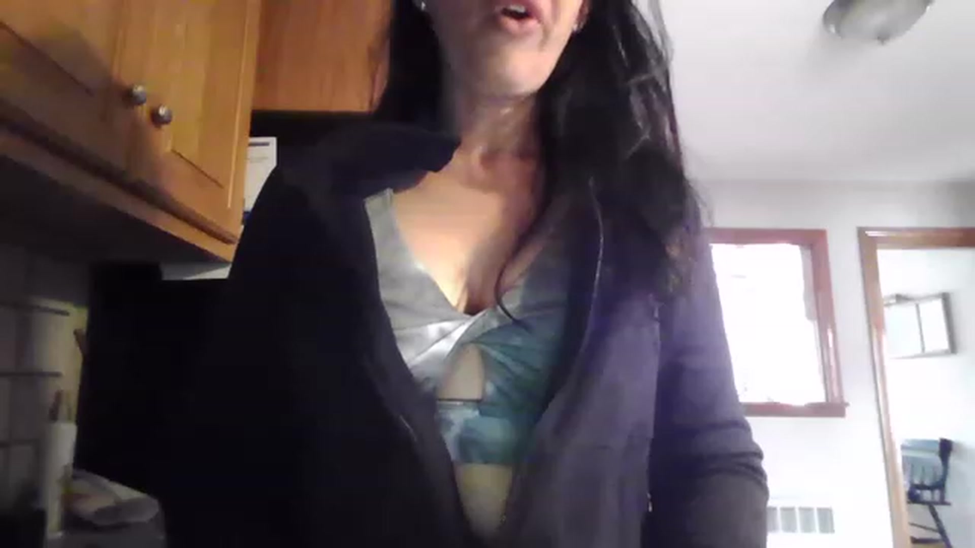 Gallery image thumbnail from Adrianna44's myfreecams stream on, 04/22/2023, 19:22 image 10 of 20