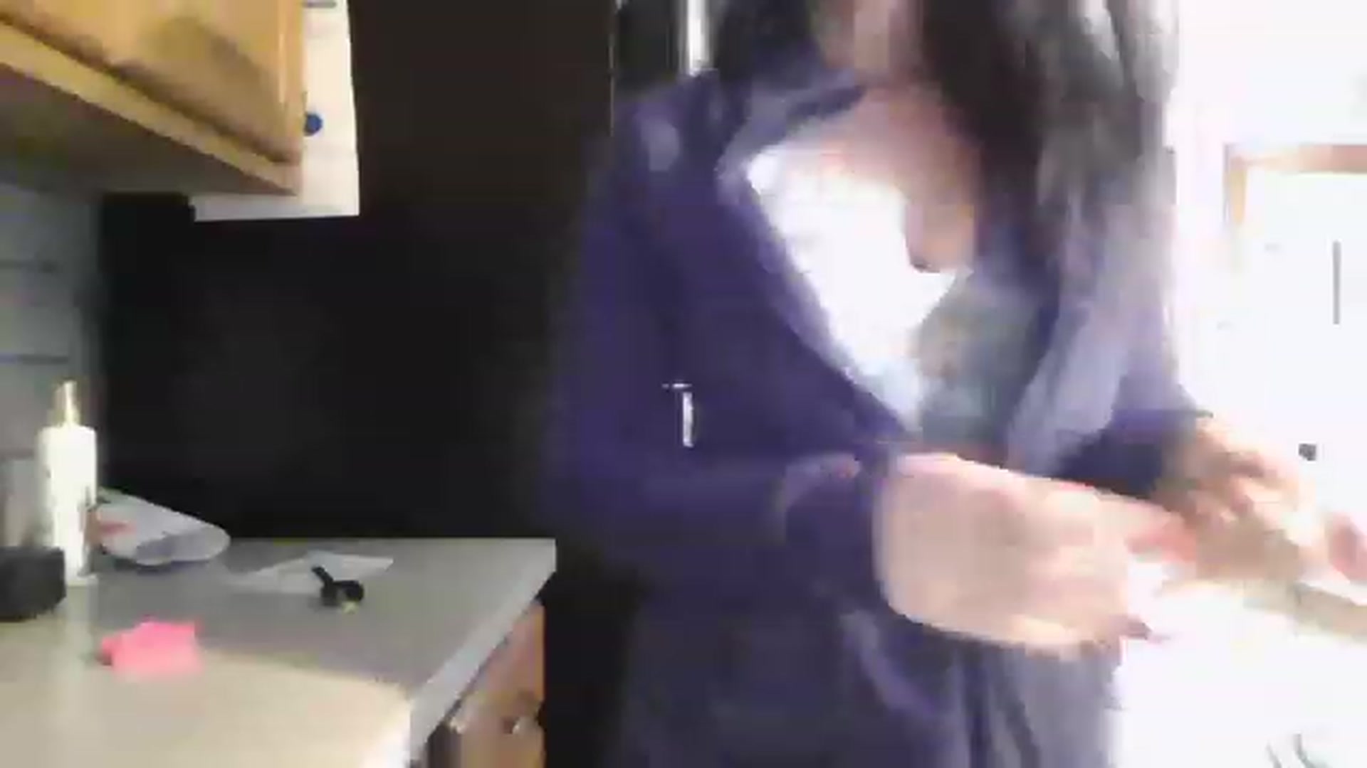 Gallery image thumbnail from Adrianna44's myfreecams stream on, 04/22/2023, 19:22 image 5 of 20