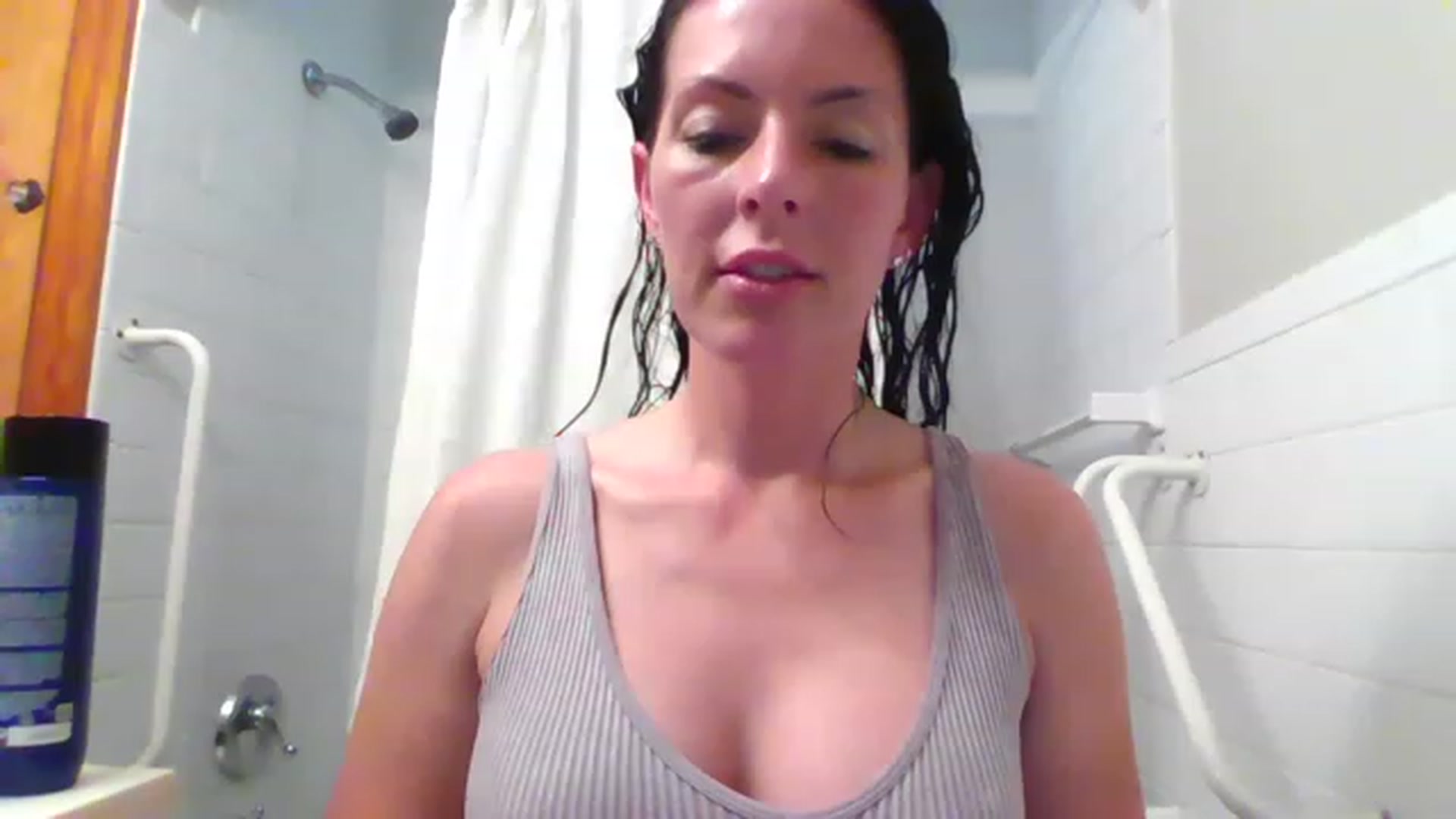 Gallery image thumbnail from Adrianna44's myfreecams stream on, 04/24/2023, 22:22 image 13 of 20