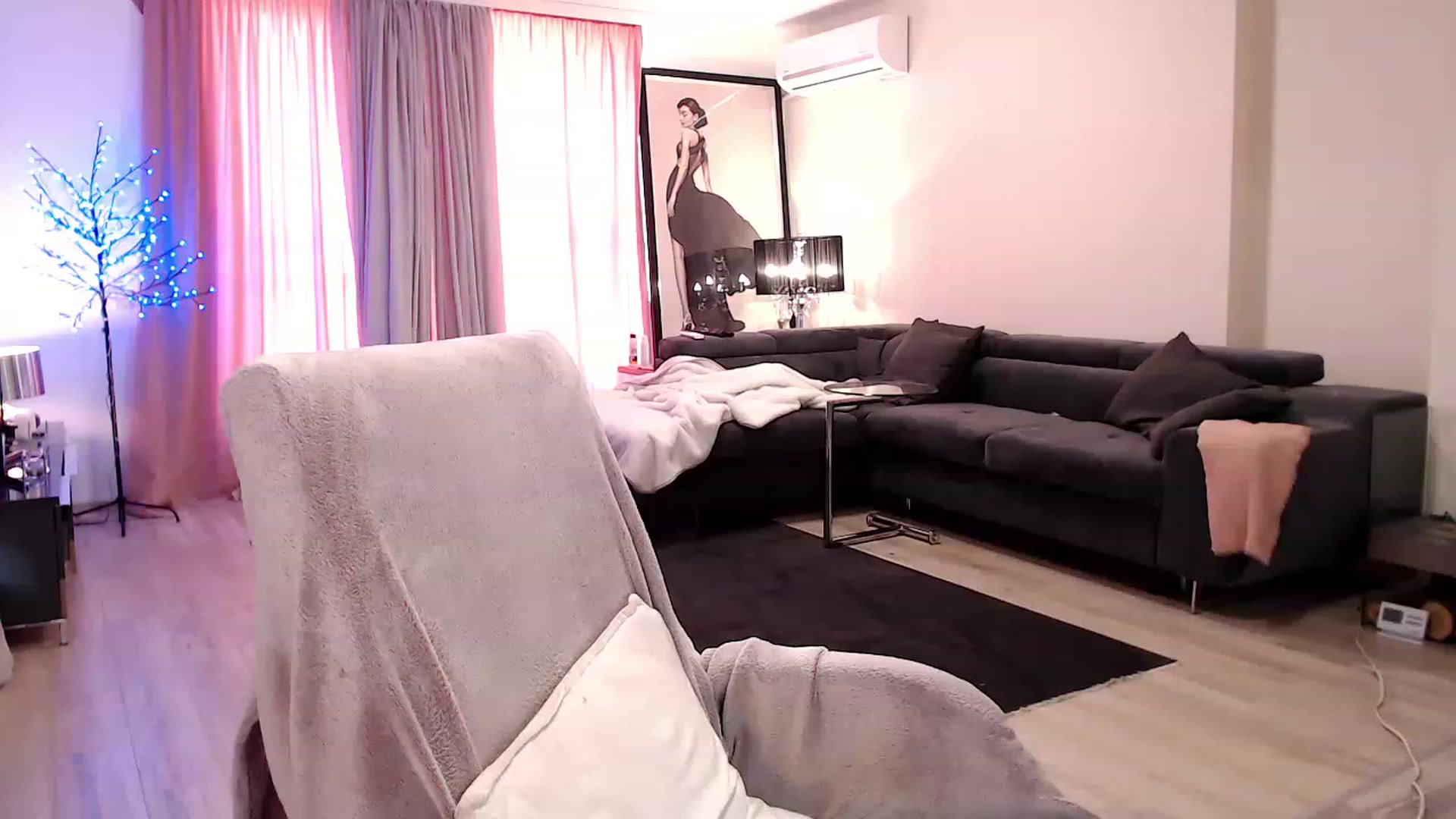 Gallery image thumbnail from Adrianna__'s myfreecams stream on, 03/24/2023, 08:02 image 20 of 20