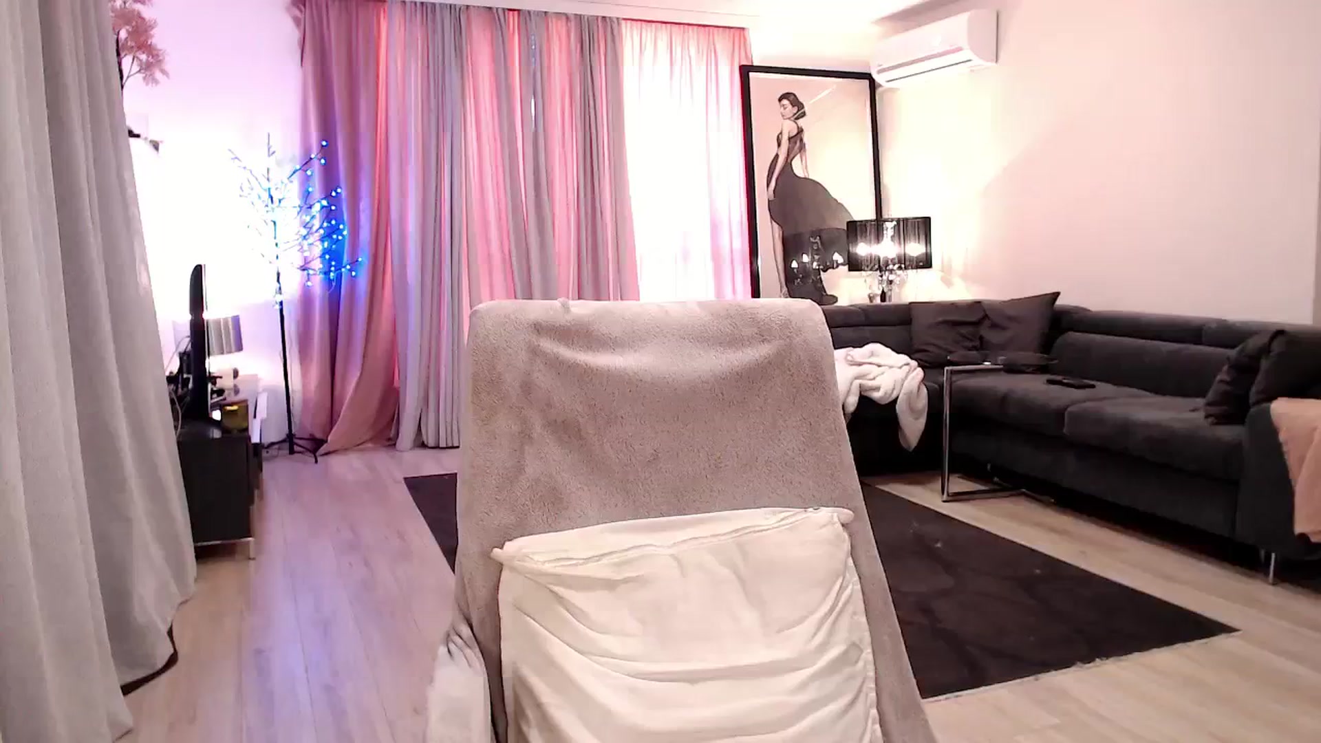 Gallery image thumbnail from Adrianna__'s myfreecams stream on, 08/21/2023, 08:02 image 8 of 20