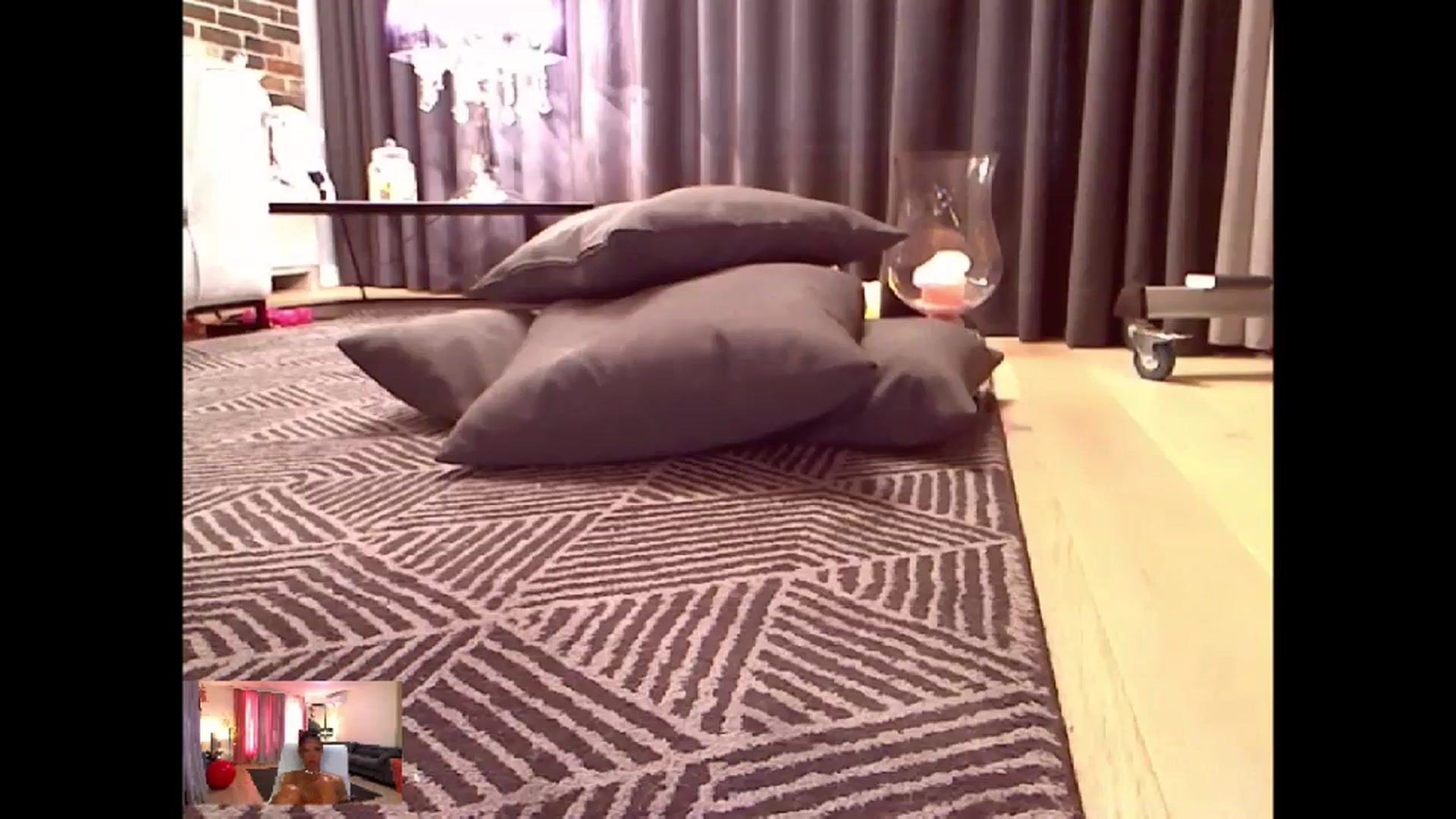 Gallery image thumbnail from Adrianna__'s myfreecams stream on, 04/02/2024, 07:06 image 17 of 20