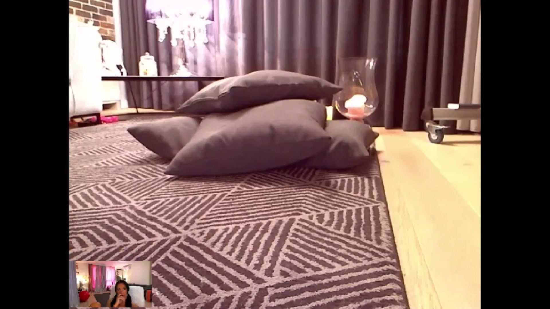 Gallery image thumbnail from Adrianna__'s myfreecams stream on, 06/26/2024, 07:05 image 16 of 20