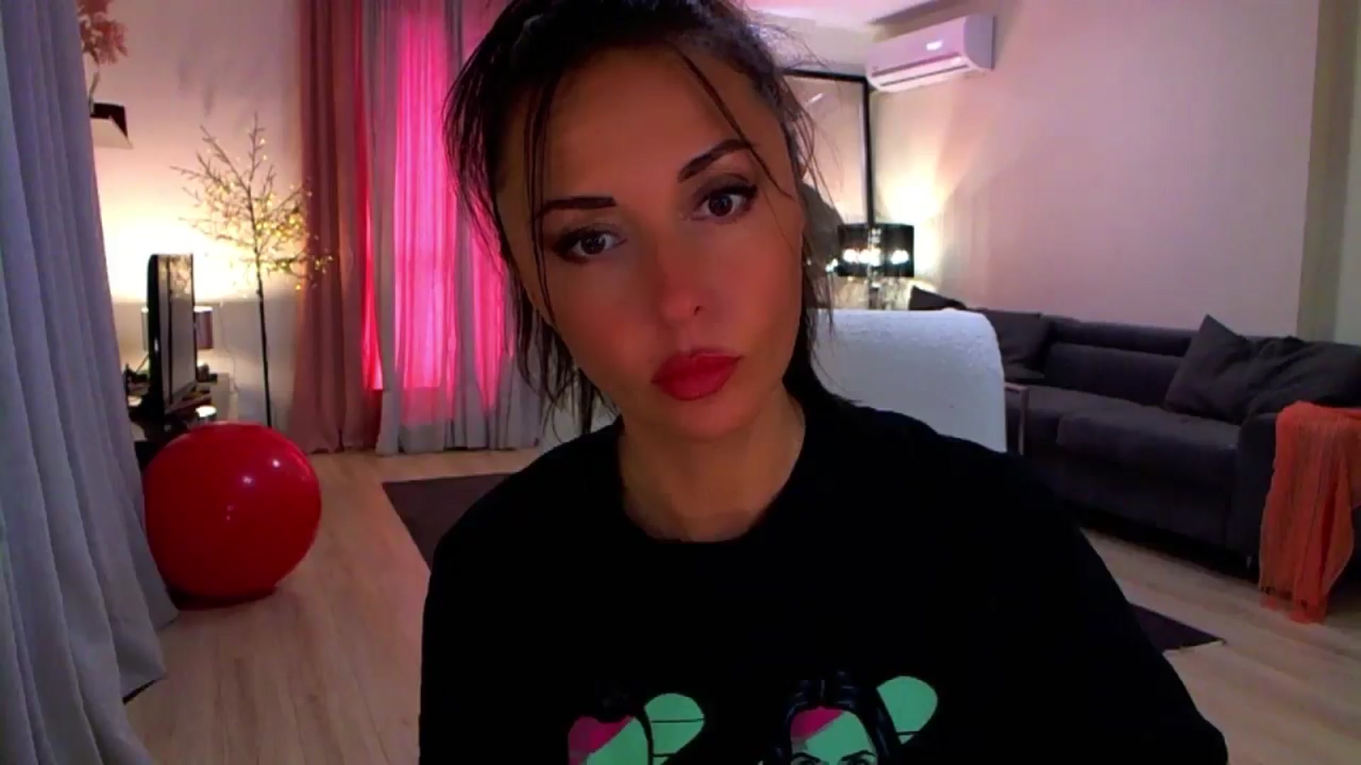 Gallery image thumbnail from Adrianna__'s myfreecams stream on, 08/03/2024, 14:24 image 18 of 20