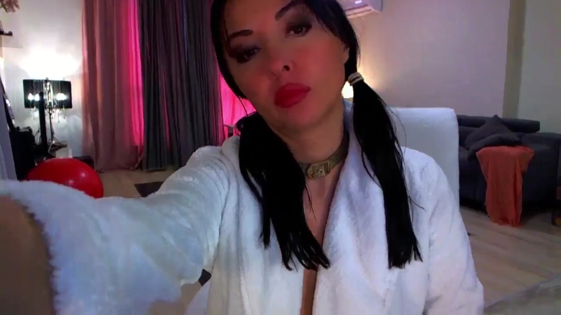 Gallery image thumbnail from Adrianna__'s myfreecams stream on, 02/24/2025, 08:21 image 19 of 20
