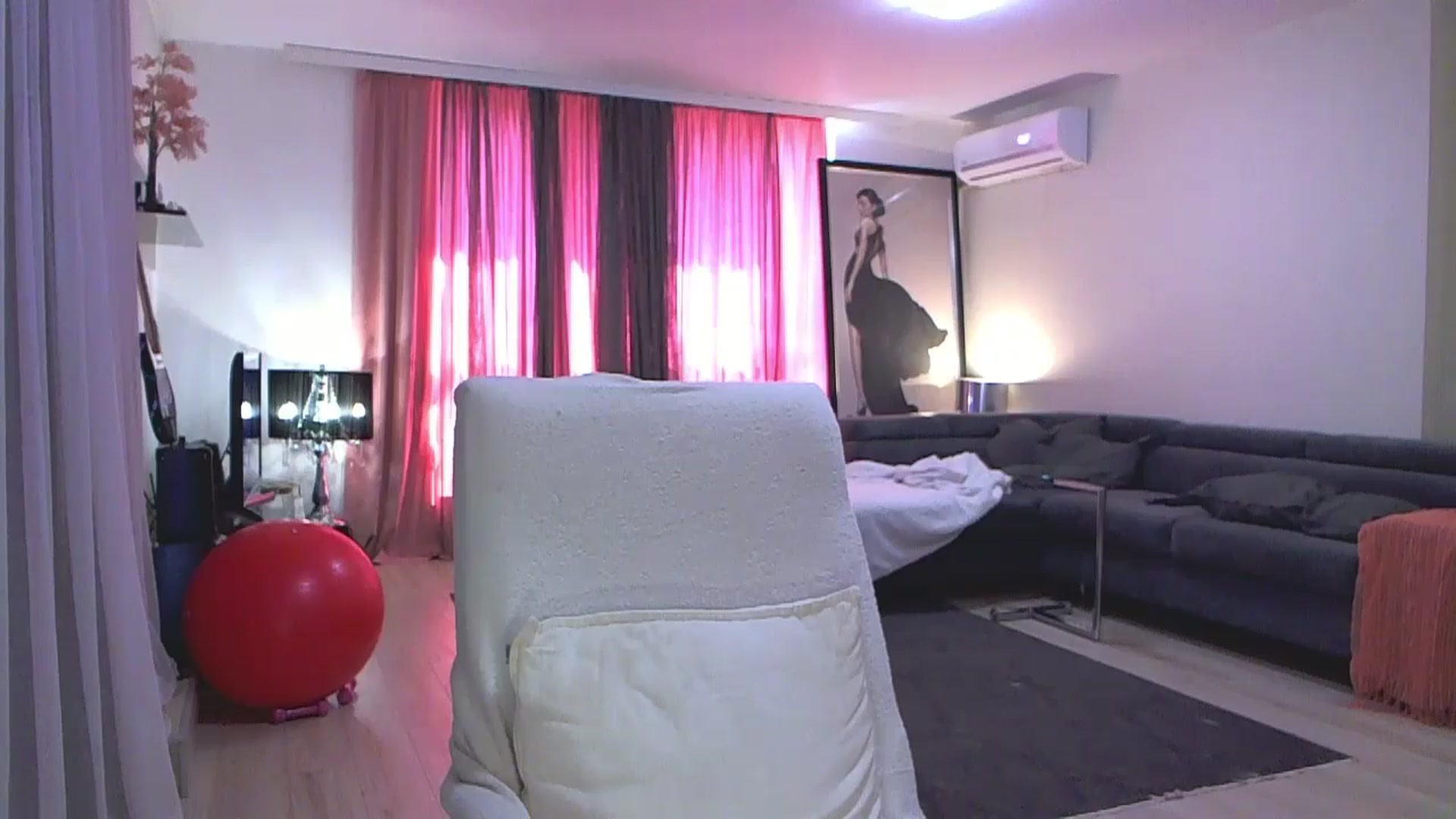 Gallery image thumbnail from Adrianna__'s myfreecams stream on, 06/15/2025, 14:53 image 16 of 20