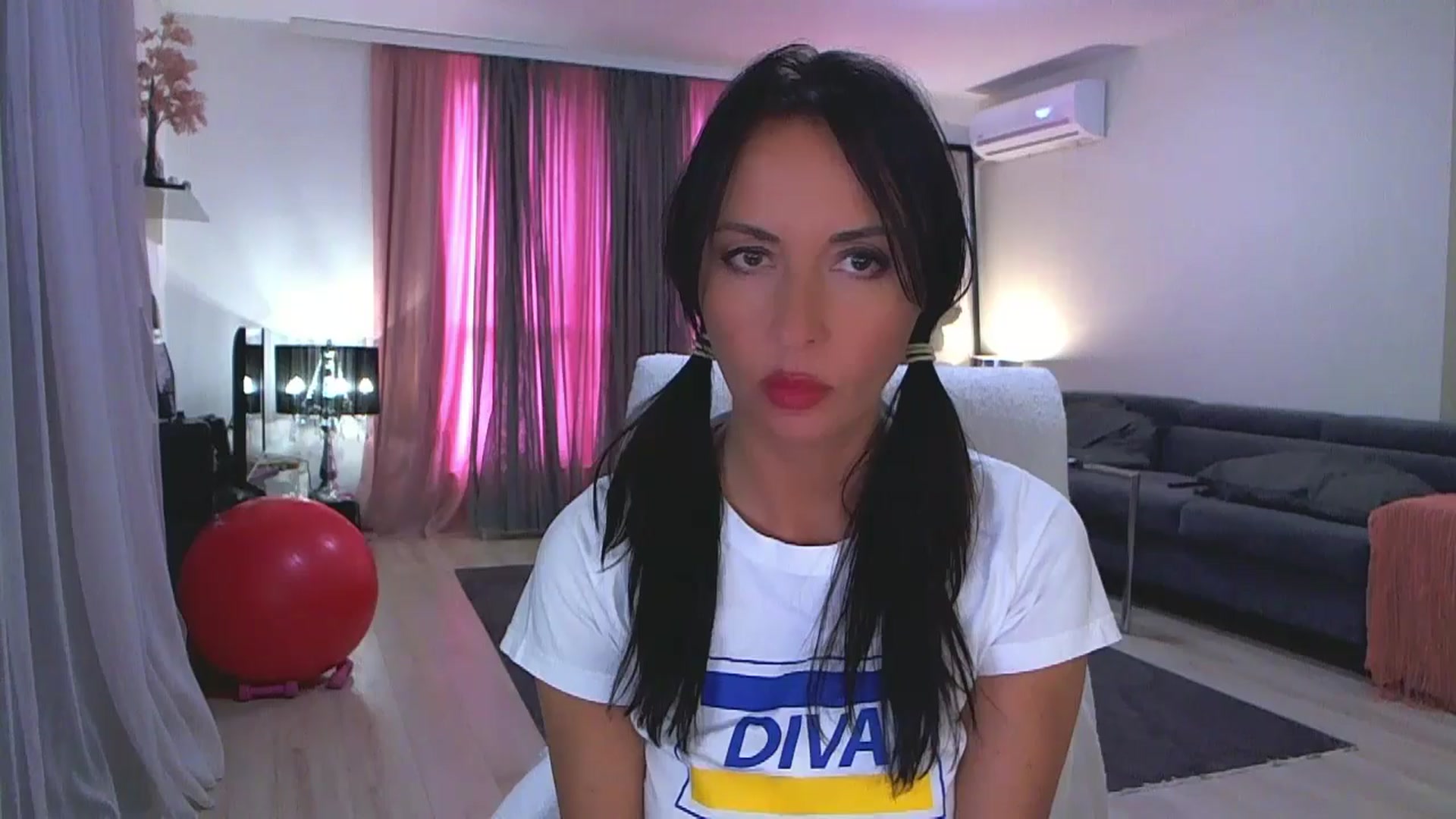 Gallery image thumbnail from Adrianna__'s myfreecams stream on, 06/19/2025, 14:11 image 12 of 20