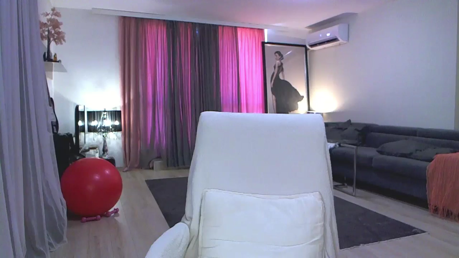 Gallery image thumbnail from Adrianna__'s myfreecams stream on, 07/20/2025, 08:02 image 5 of 20