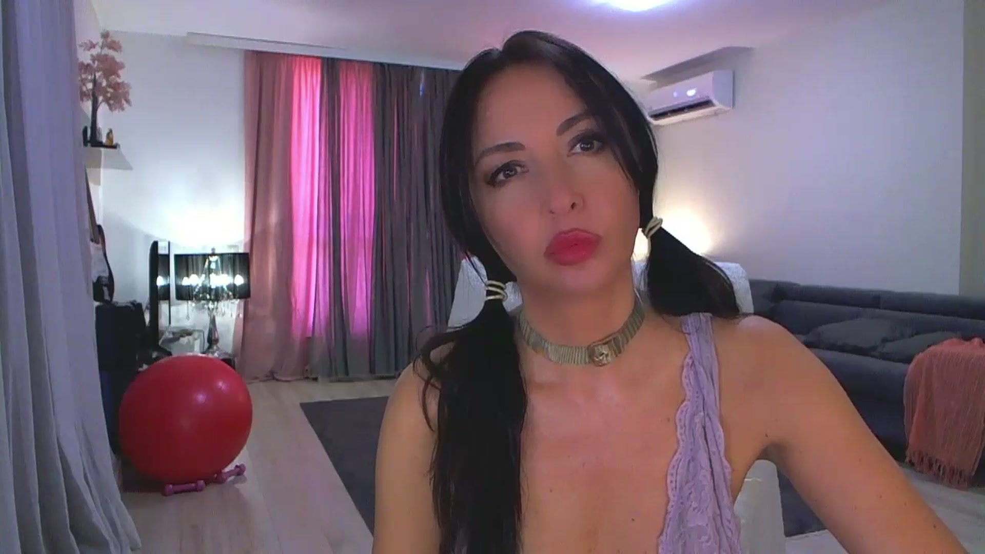 Gallery image thumbnail from Adrianna__'s myfreecams stream on, 07/27/2025, 08:27 image 7 of 20