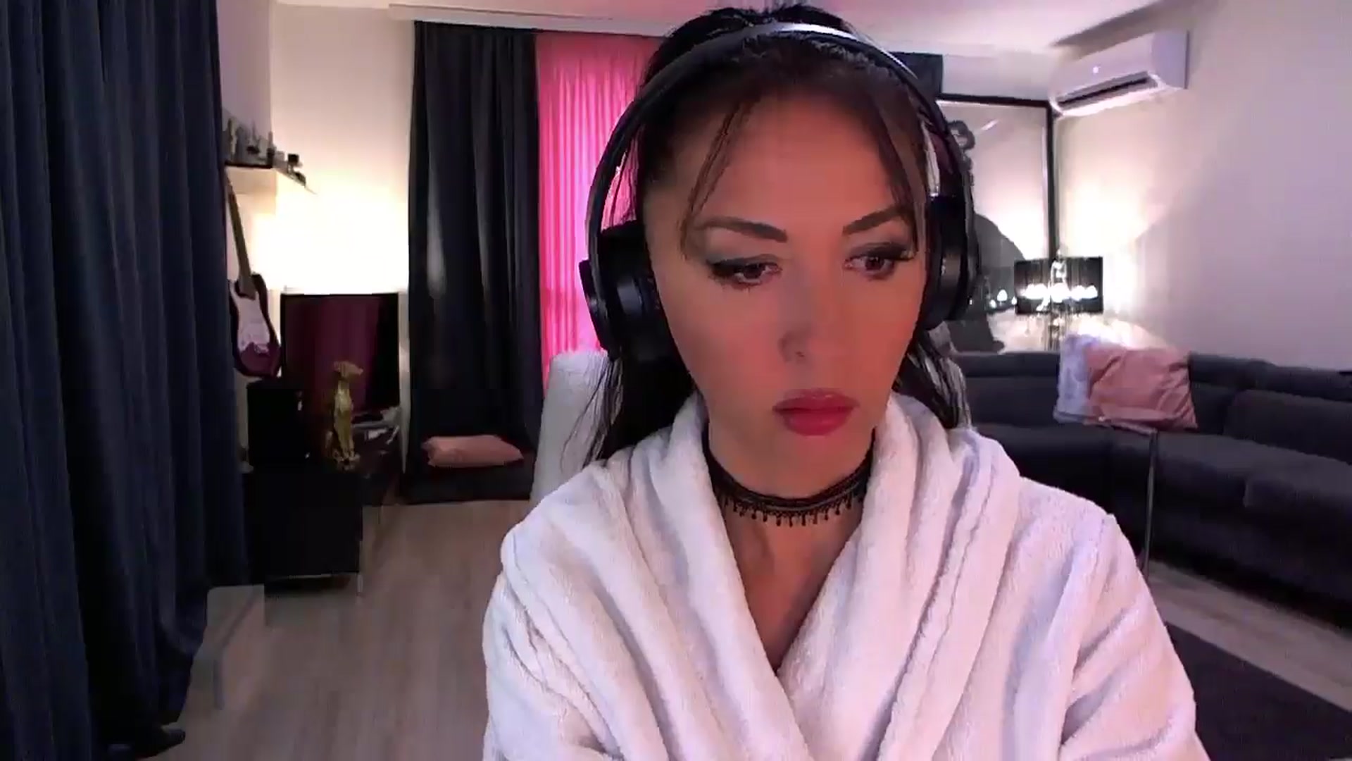 Gallery image thumbnail from Adrianna__'s myfreecams stream on, 01/26/2026, 08:33 image 6 of 20