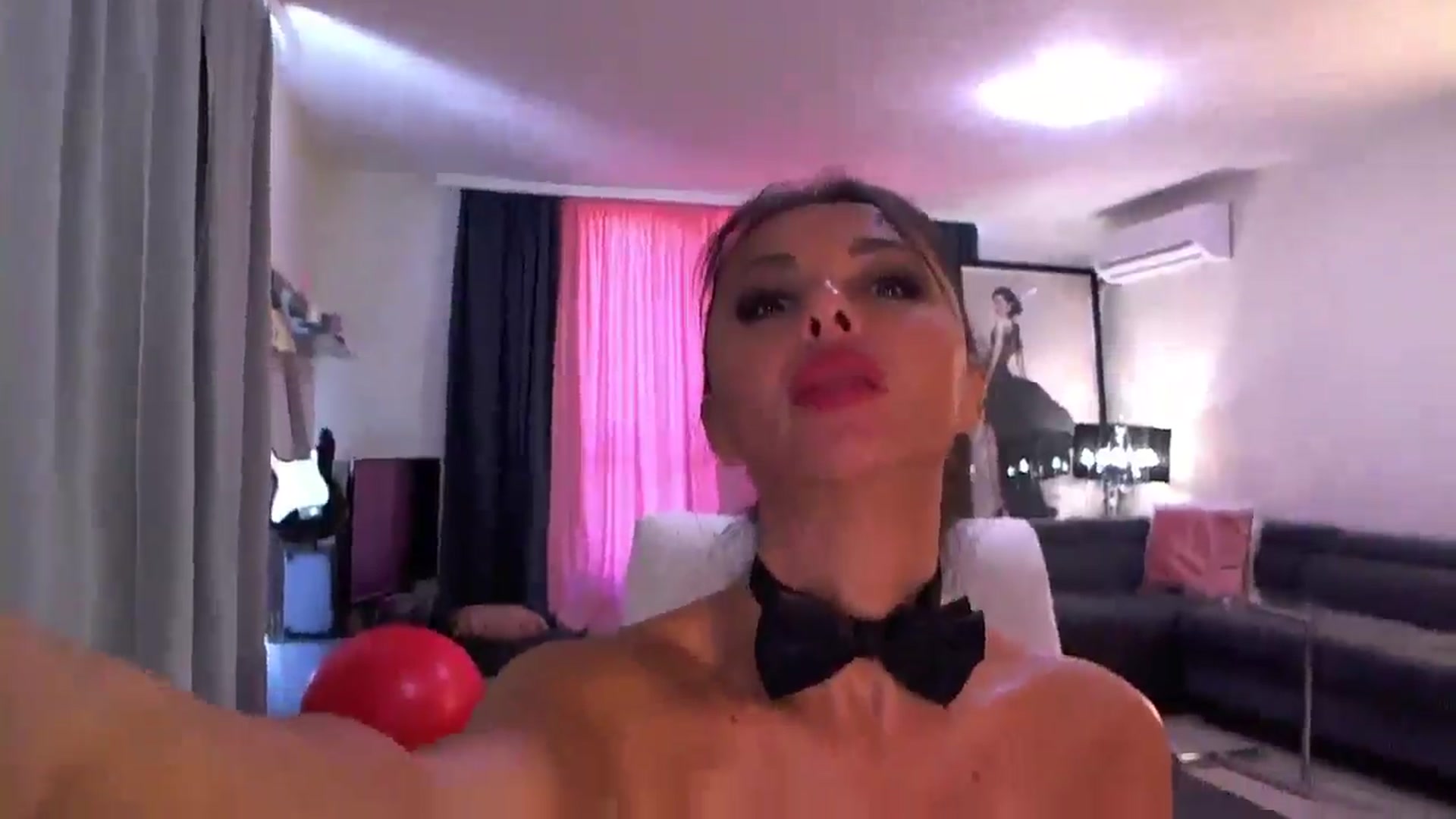 Gallery image thumbnail from Adrianna__'s myfreecams stream on, 04/26/2026, 07:20 image 16 of 20