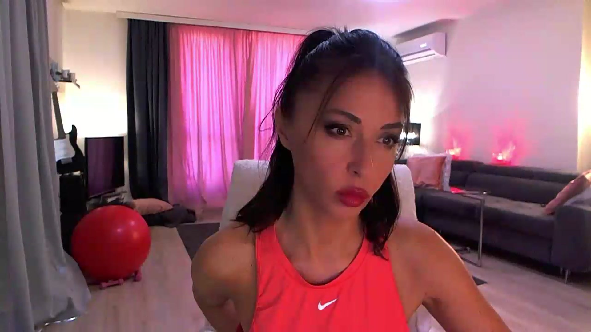 Gallery image thumbnail from Adrianna__'s myfreecams stream on, 06/21/2026, 07:34 image 8 of 20