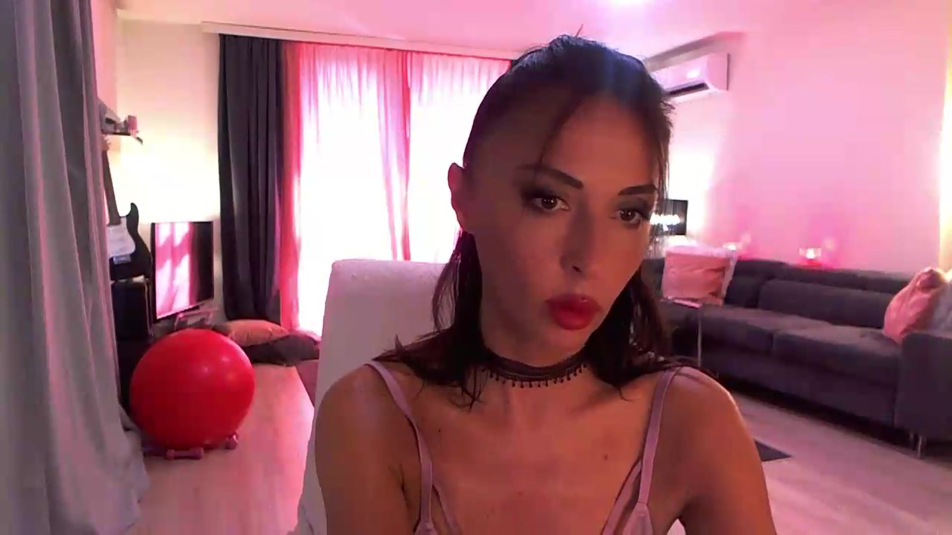 Gallery image thumbnail from Adrianna__'s myfreecams stream on, 07/01/2026, 14:17 image 4 of 20