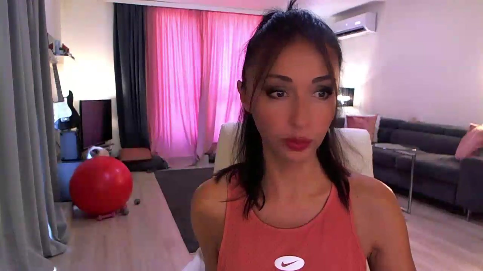 Gallery image thumbnail from Adrianna__'s myfreecams stream on, 08/05/2026, 08:31 image 5 of 20