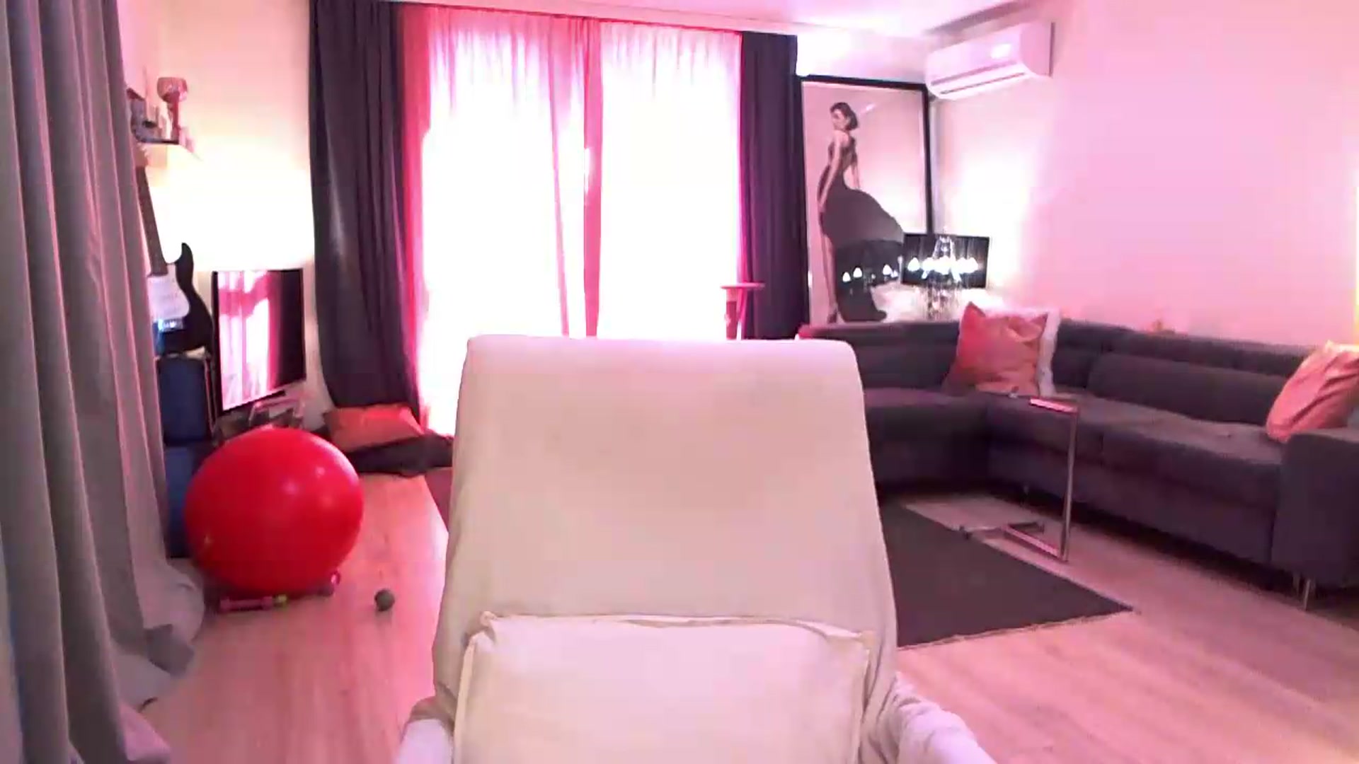 Gallery image thumbnail from Adrianna__'s myfreecams stream on, 08/12/2026, 14:16 image 15 of 20