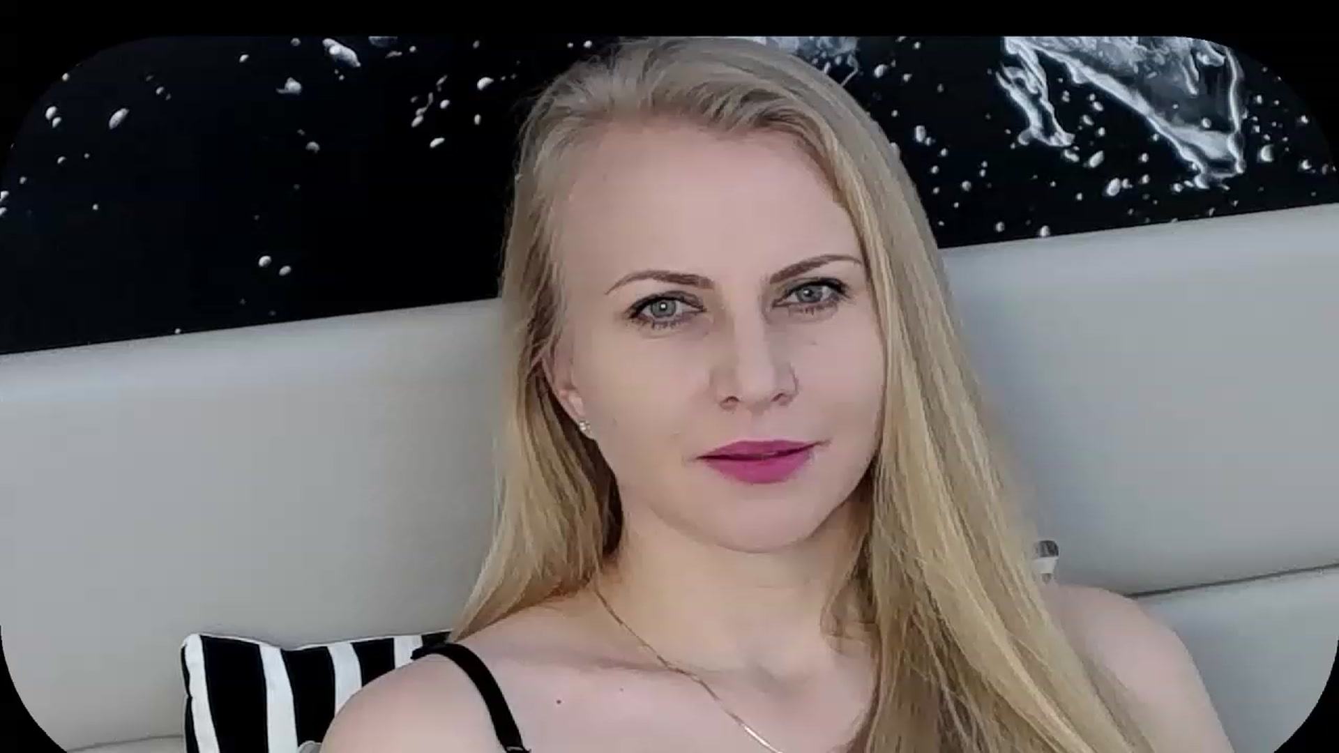 Gallery image thumbnail from Adrianna__K's myfreecams stream on, 12/09/2022, 07:10 image 9 of 20