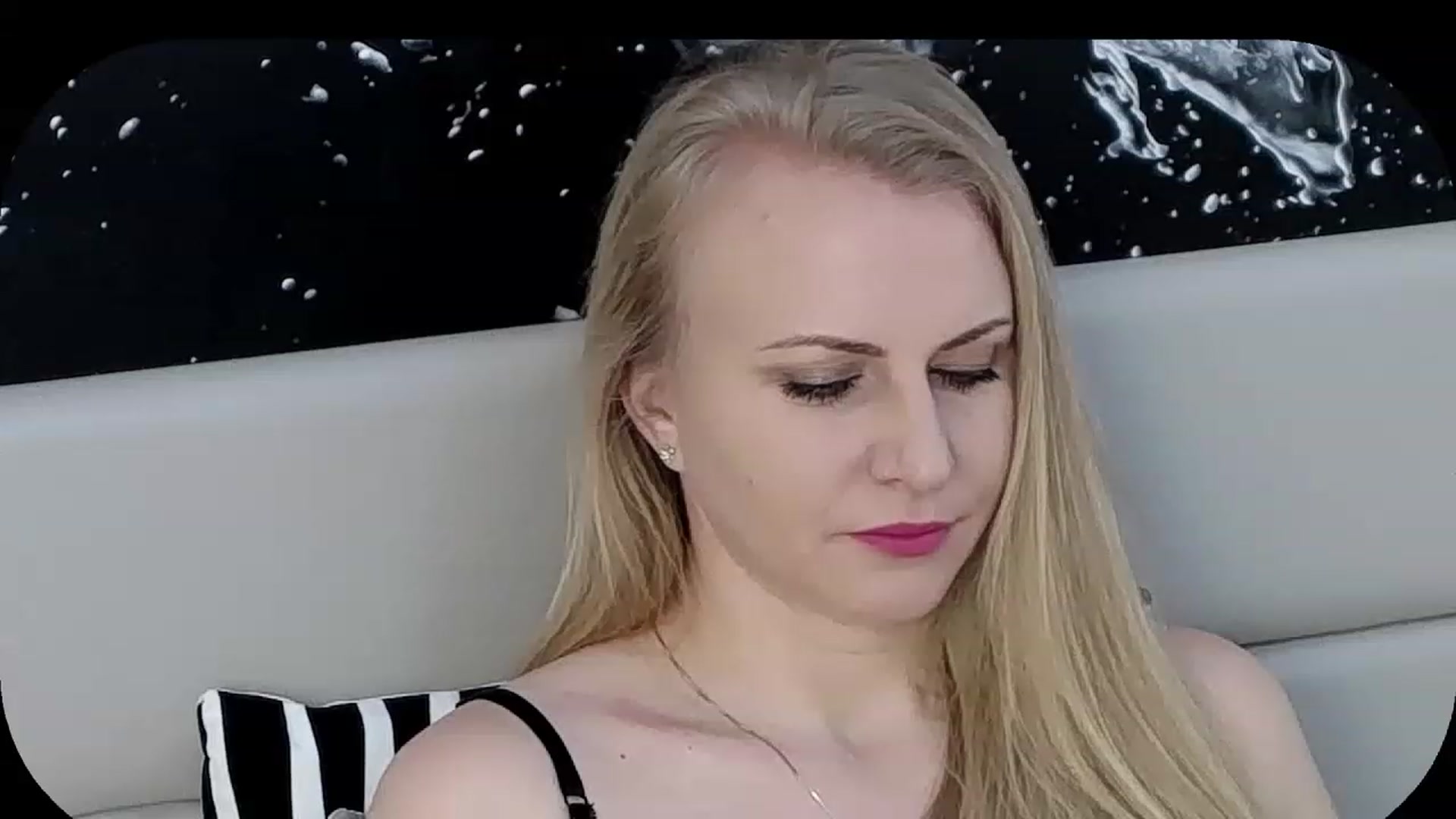 Gallery image thumbnail from Adrianna__K's myfreecams stream on, 12/09/2022, 07:10 image 4 of 20