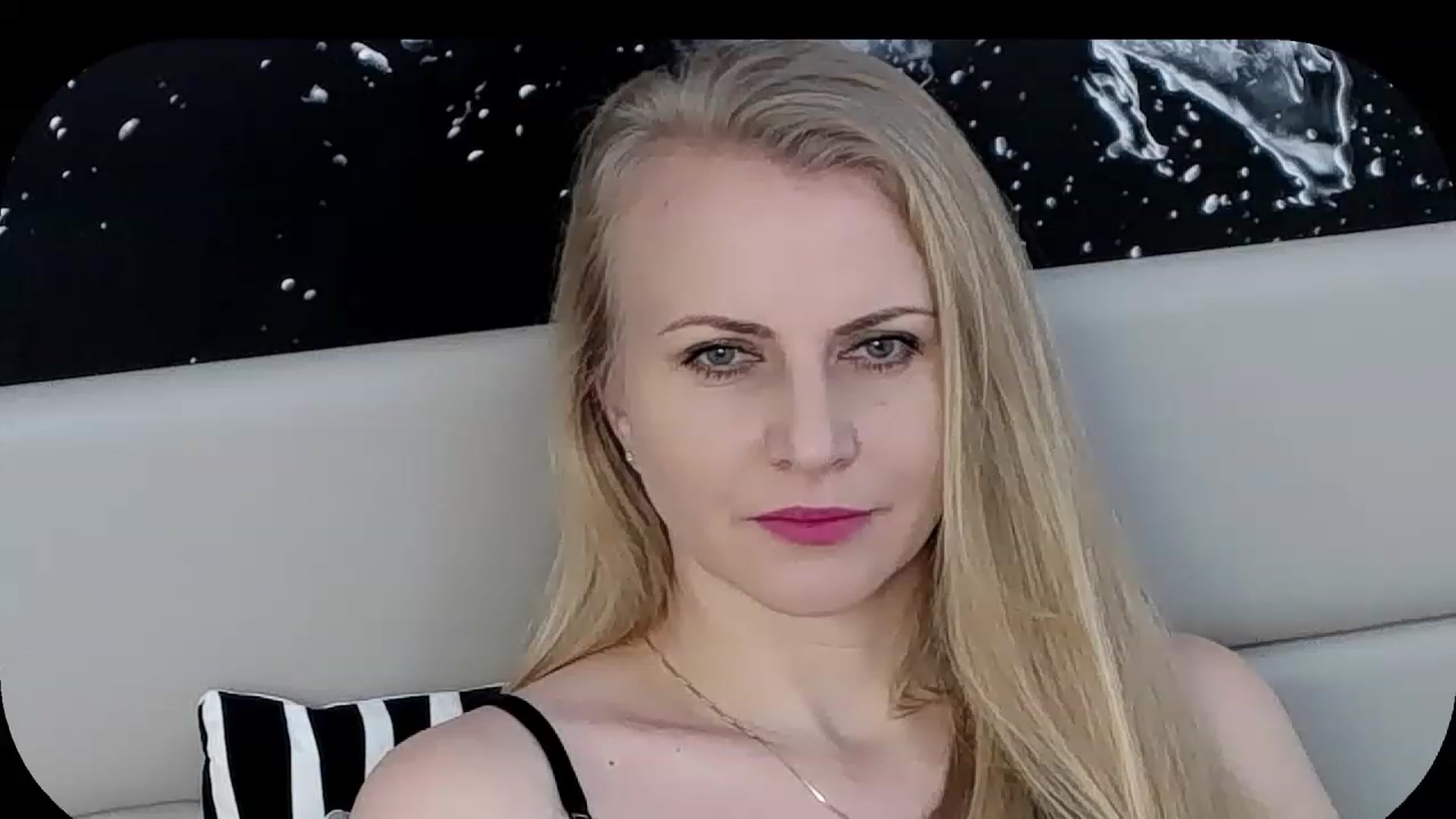 Gallery image thumbnail from Adrianna__K's myfreecams stream on, 12/09/2022, 07:10 image 14 of 20