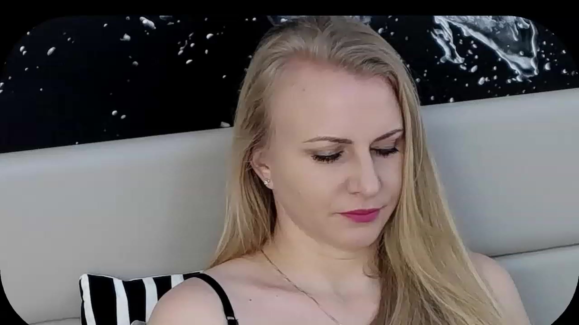 Gallery image thumbnail from Adrianna__K's myfreecams stream on, 12/09/2022, 07:10 image 13 of 20