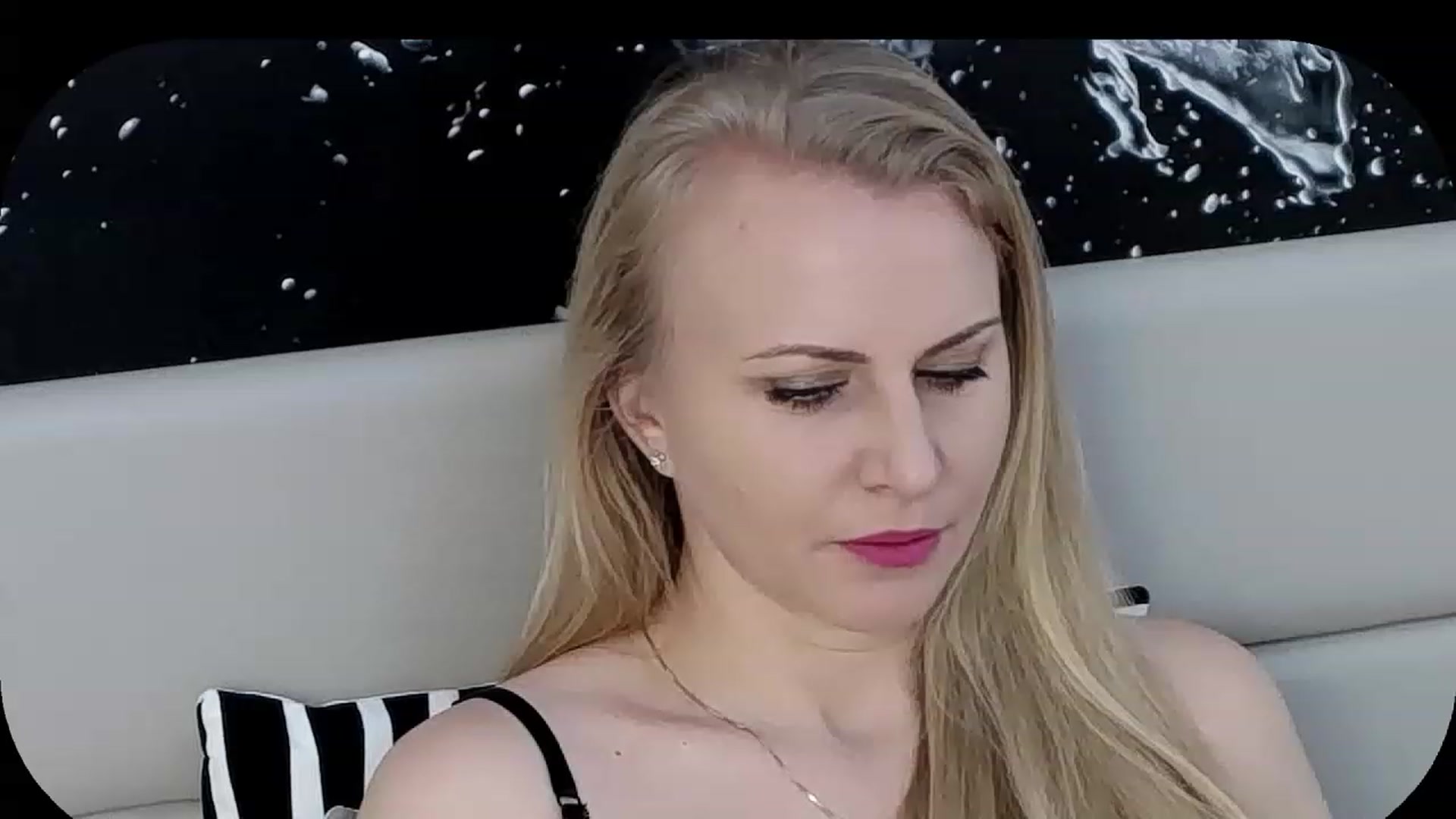 Gallery image thumbnail from Adrianna__K's myfreecams stream on, 12/09/2022, 07:10 image 5 of 20