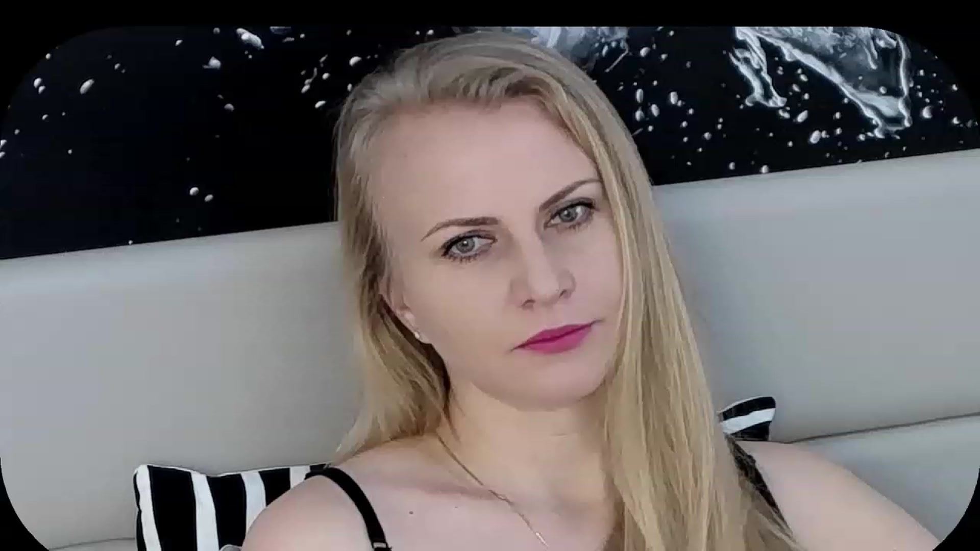 Gallery image thumbnail from Adrianna__K's myfreecams stream on, 12/09/2022, 07:10 image 7 of 20