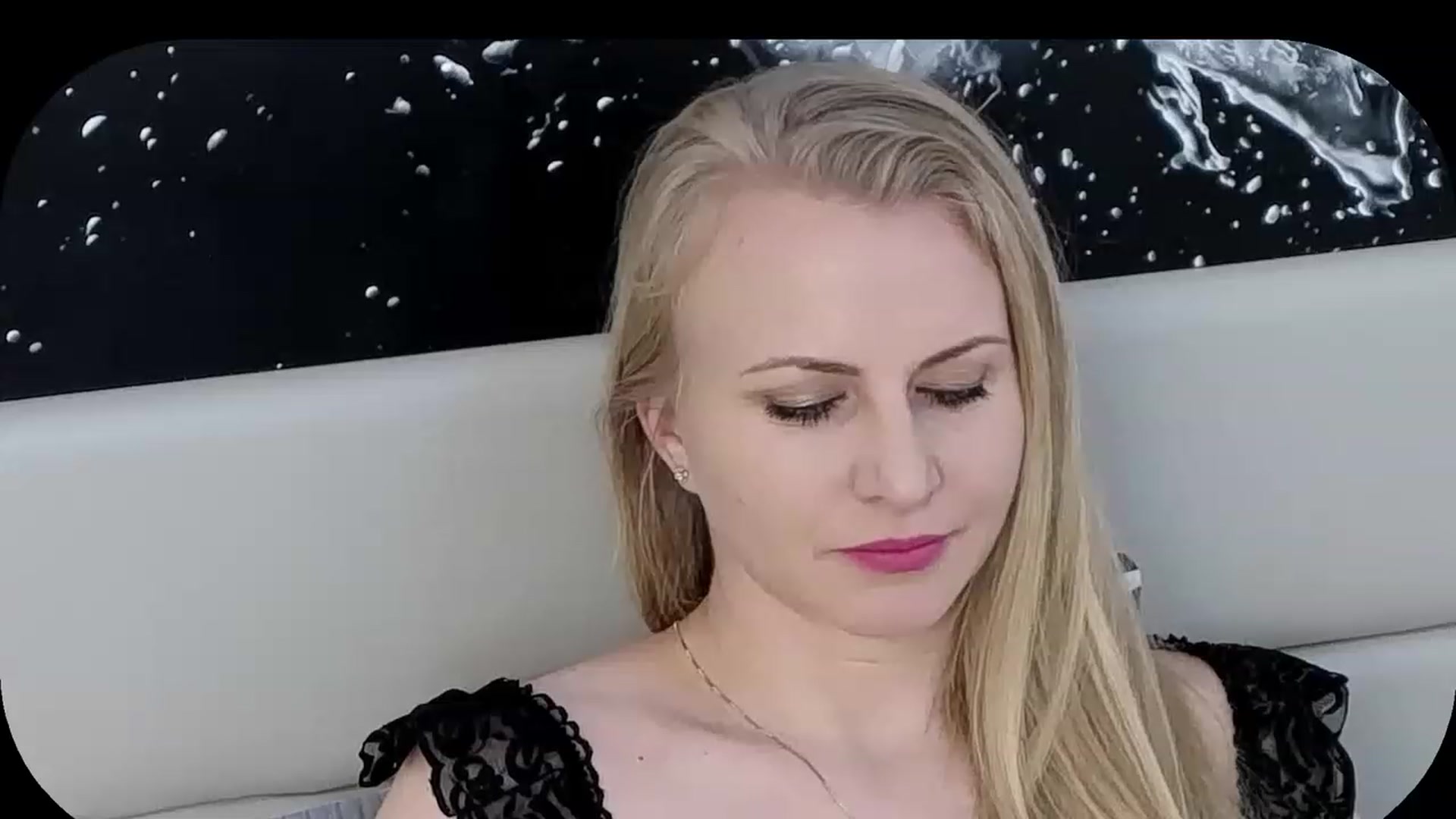 Gallery image thumbnail from Adrianna__K's myfreecams stream on, 12/10/2022, 09:41 image 3 of 20