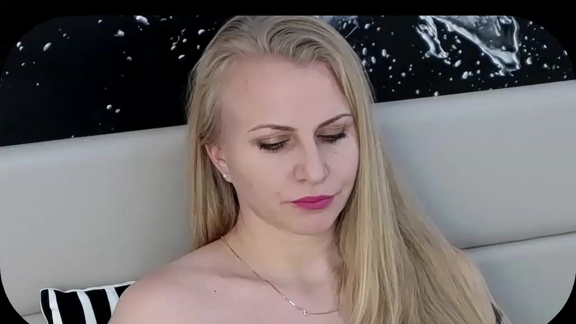 Gallery image thumbnail from Adrianna__K's myfreecams stream on, 12/11/2022, 09:13 image 19 of 20