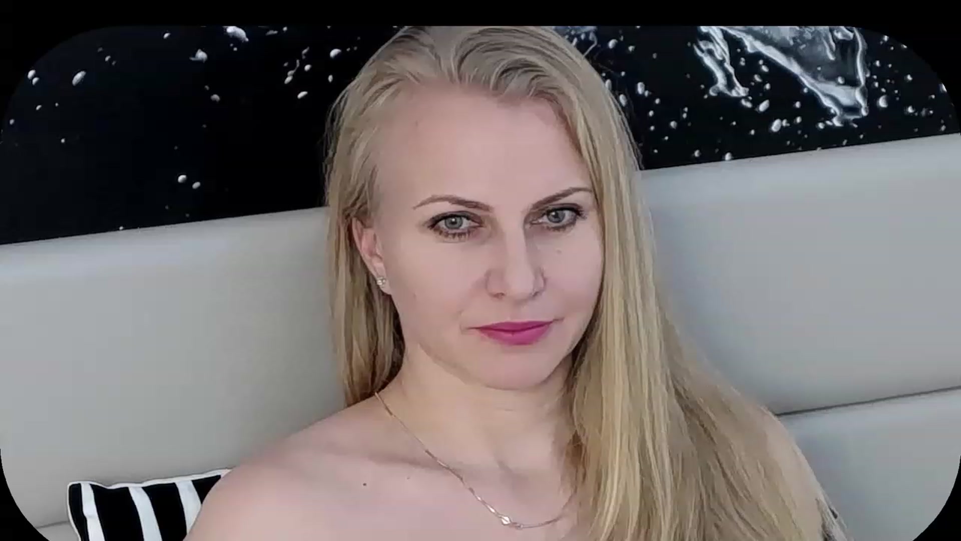 Gallery image thumbnail from Adrianna__K's myfreecams stream on, 12/11/2022, 09:13 image 13 of 20