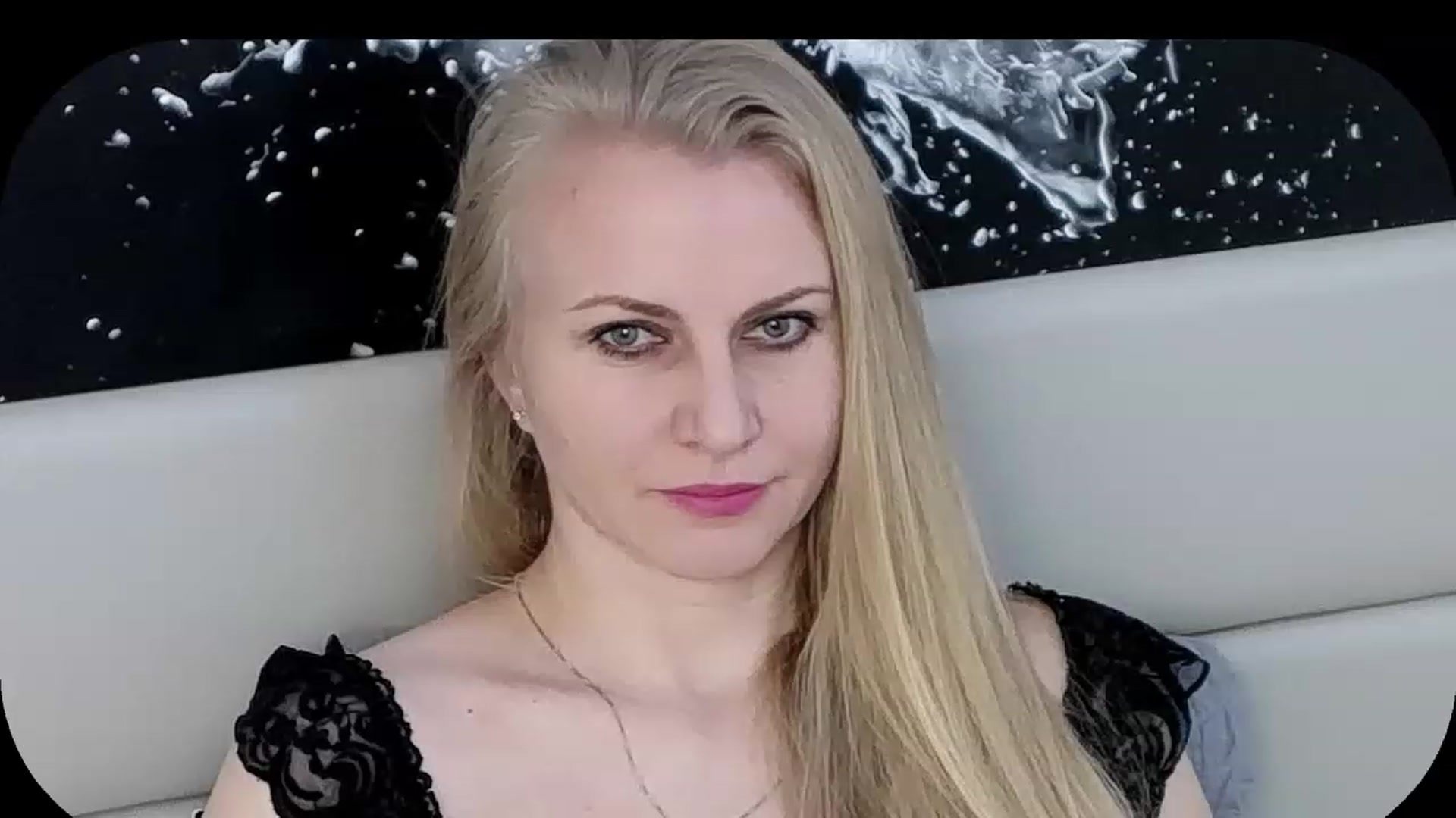 Gallery image thumbnail from Adrianna__K's myfreecams stream on, 12/19/2022, 07:57 image 14 of 20
