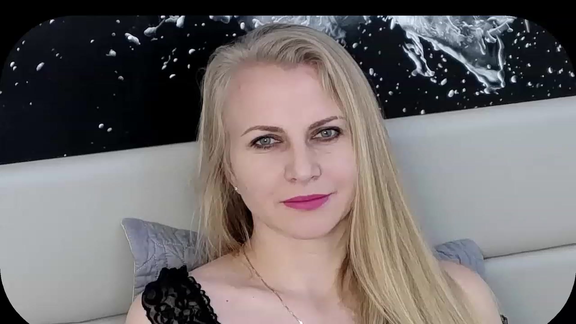 Gallery image thumbnail from Adrianna__K's myfreecams stream on, 12/19/2022, 10:06 image 8 of 20
