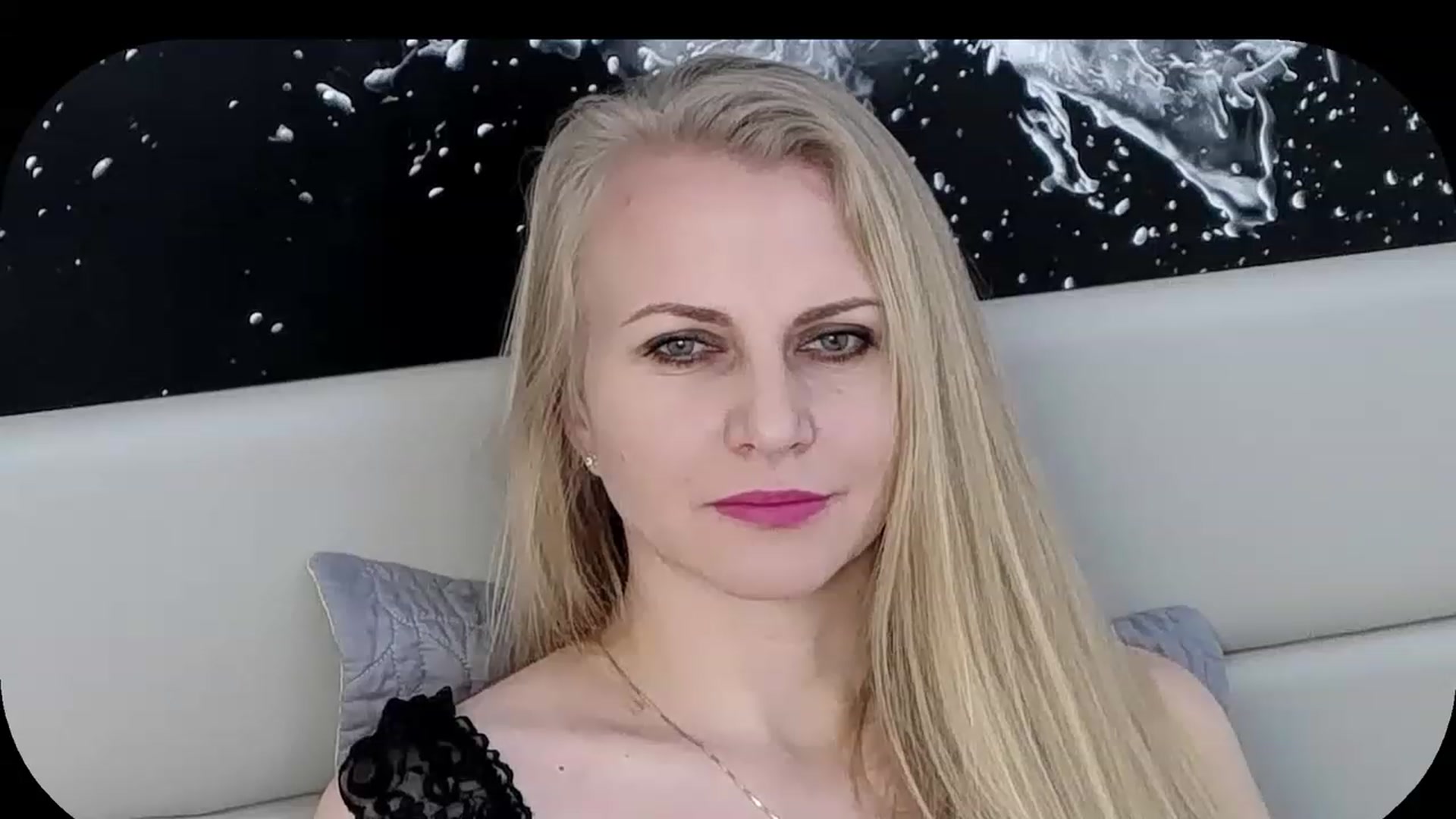 Gallery image thumbnail from Adrianna__K's myfreecams stream on, 12/19/2022, 10:06 image 11 of 20