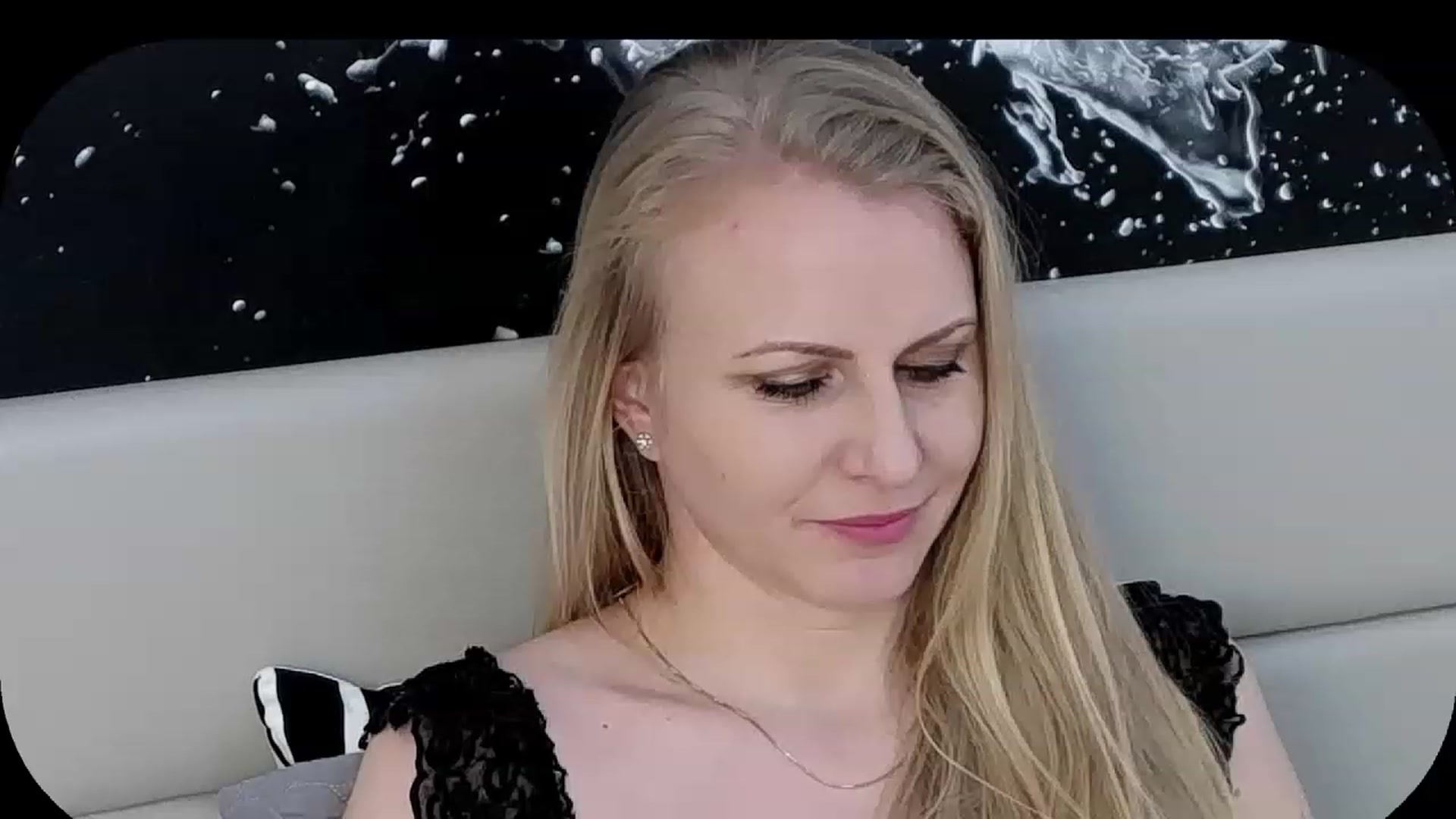 Gallery image thumbnail from Adrianna__K's myfreecams stream on, 01/22/2023, 11:39 image 2 of 20