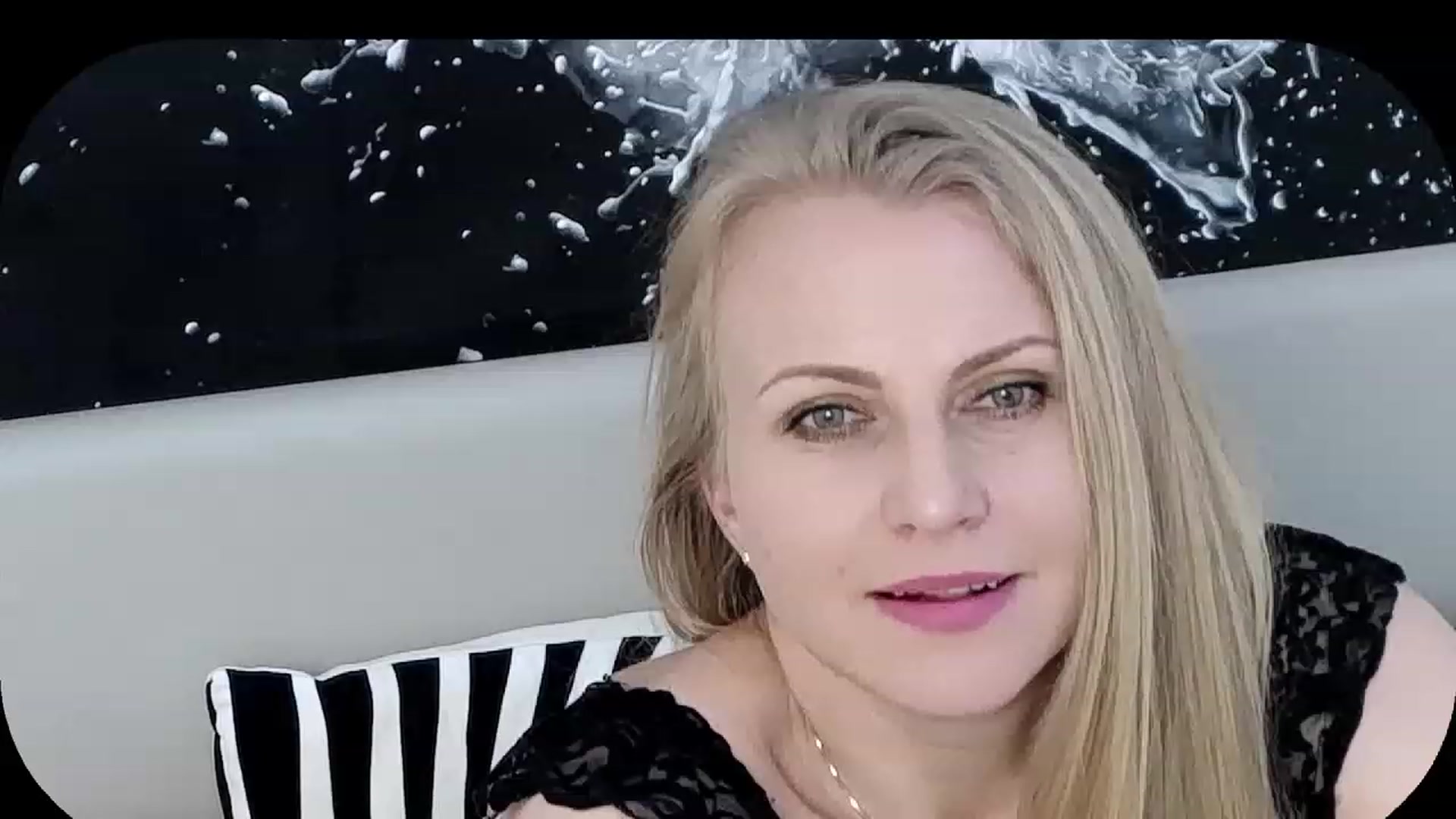 Gallery image thumbnail from Adrianna__K's myfreecams stream on, 01/28/2023, 10:51 image 4 of 20