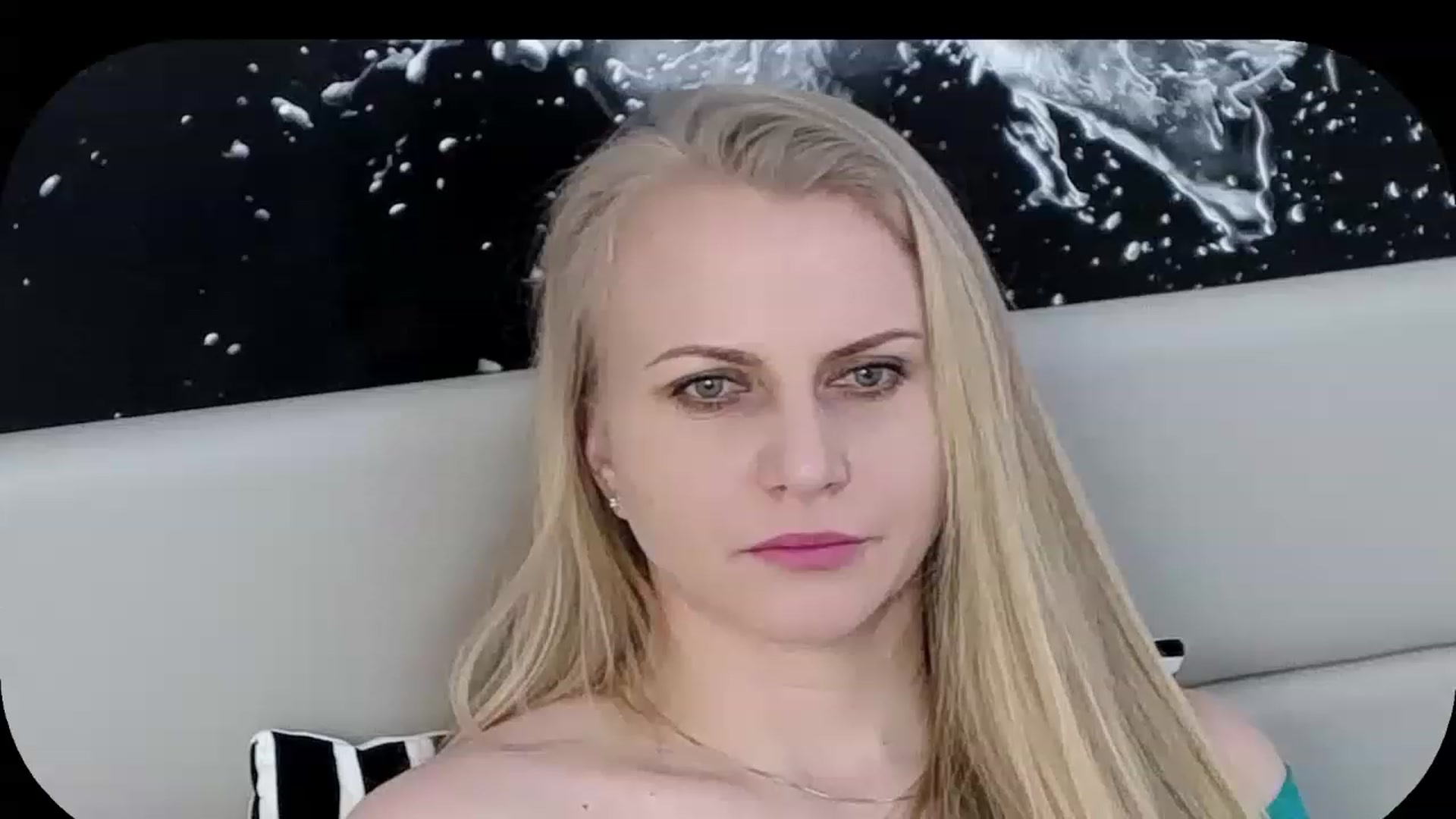 Gallery image thumbnail from Adrianna__K's myfreecams stream on, 02/11/2023, 10:46 image 18 of 20
