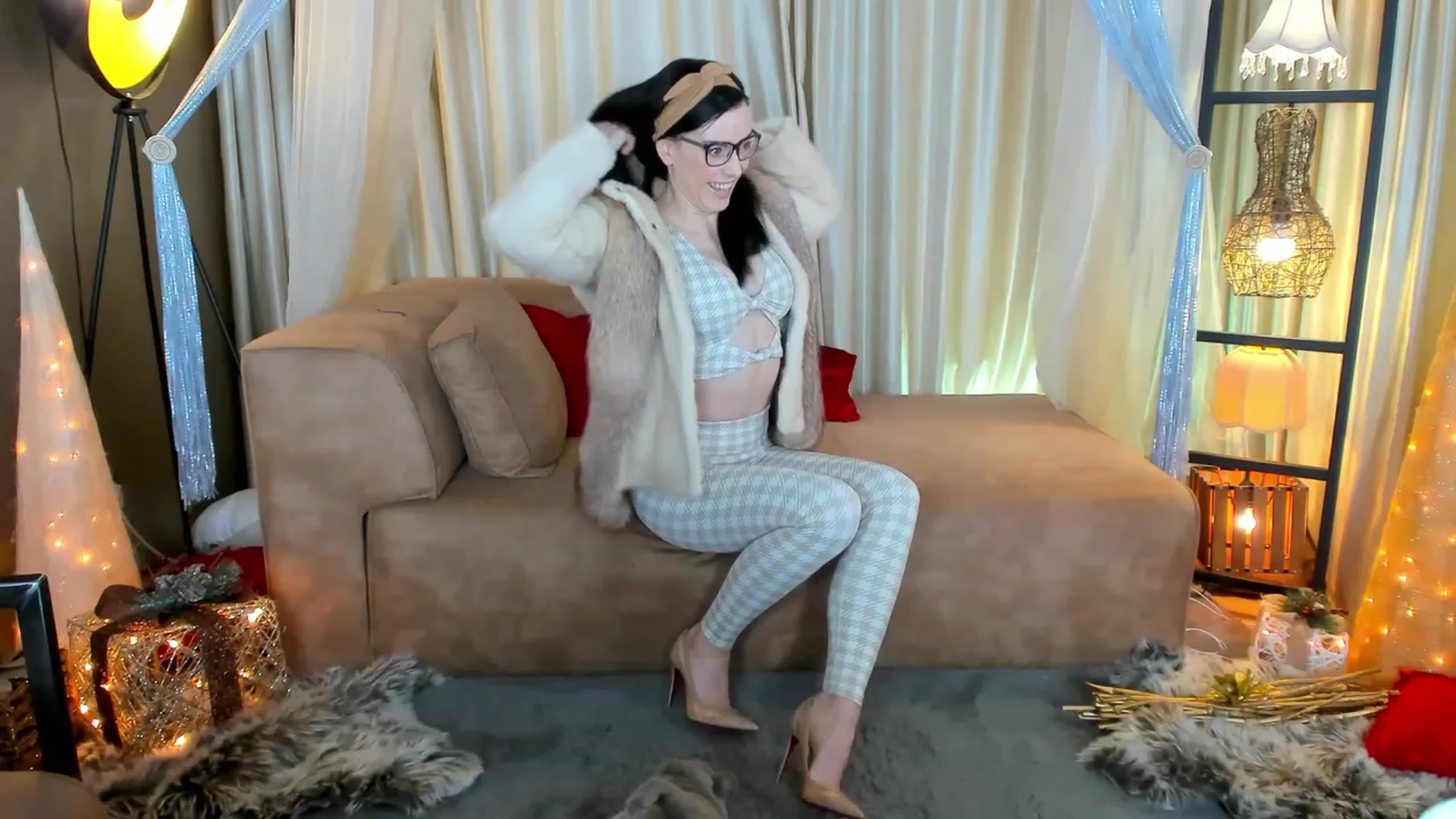 Gallery image thumbnail from AdySweet's myfreecams stream on, 12/12/2022, 01:11 image 15 of 20