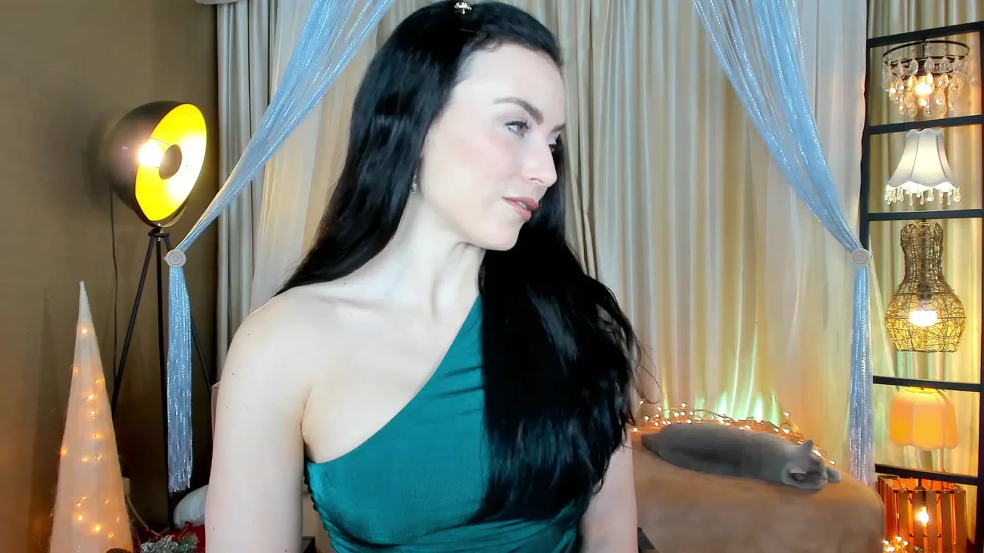 Gallery image thumbnail from AdySweet's myfreecams stream on, 12/17/2022, 24:29 image 15 of 20