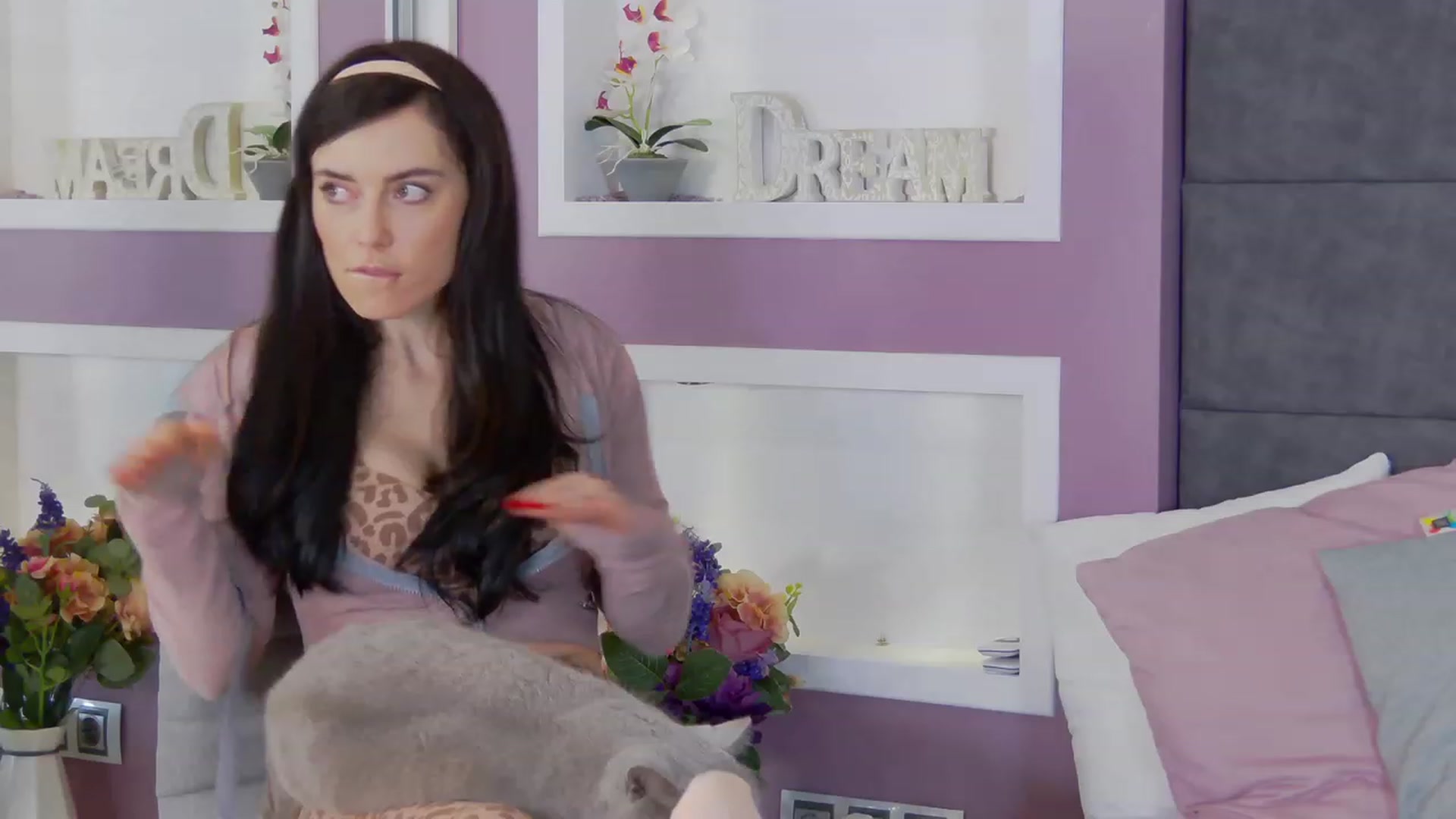 Gallery image thumbnail from AdySweet's myfreecams stream on, 05/02/2023, 24:37 image 19 of 20