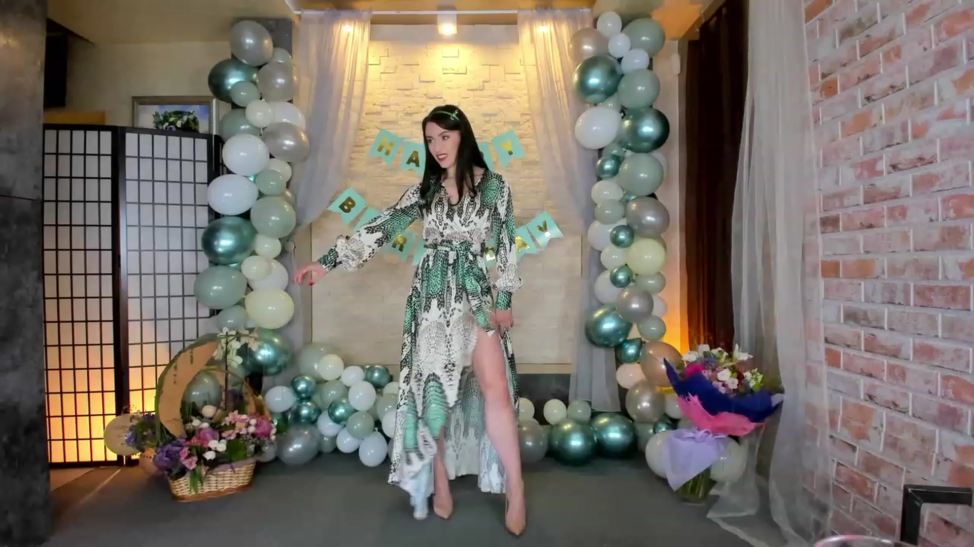 Gallery image thumbnail from AdySweet's myfreecams stream on, 06/21/2023, 24:25 image 13 of 20