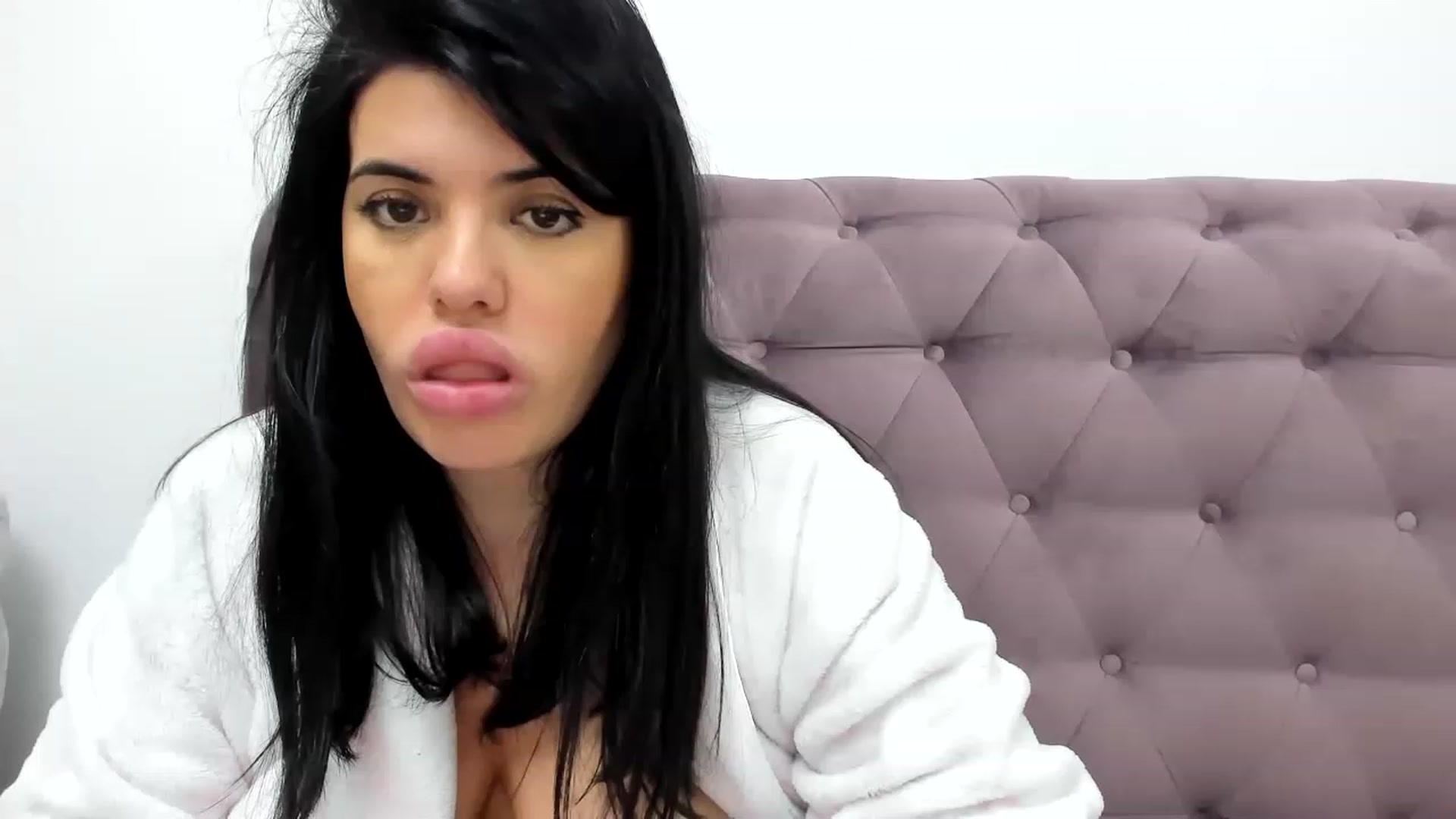 Gallery image thumbnail from Aeena's myfreecams stream on, 12/02/2022, 22:06 image 14 of 20