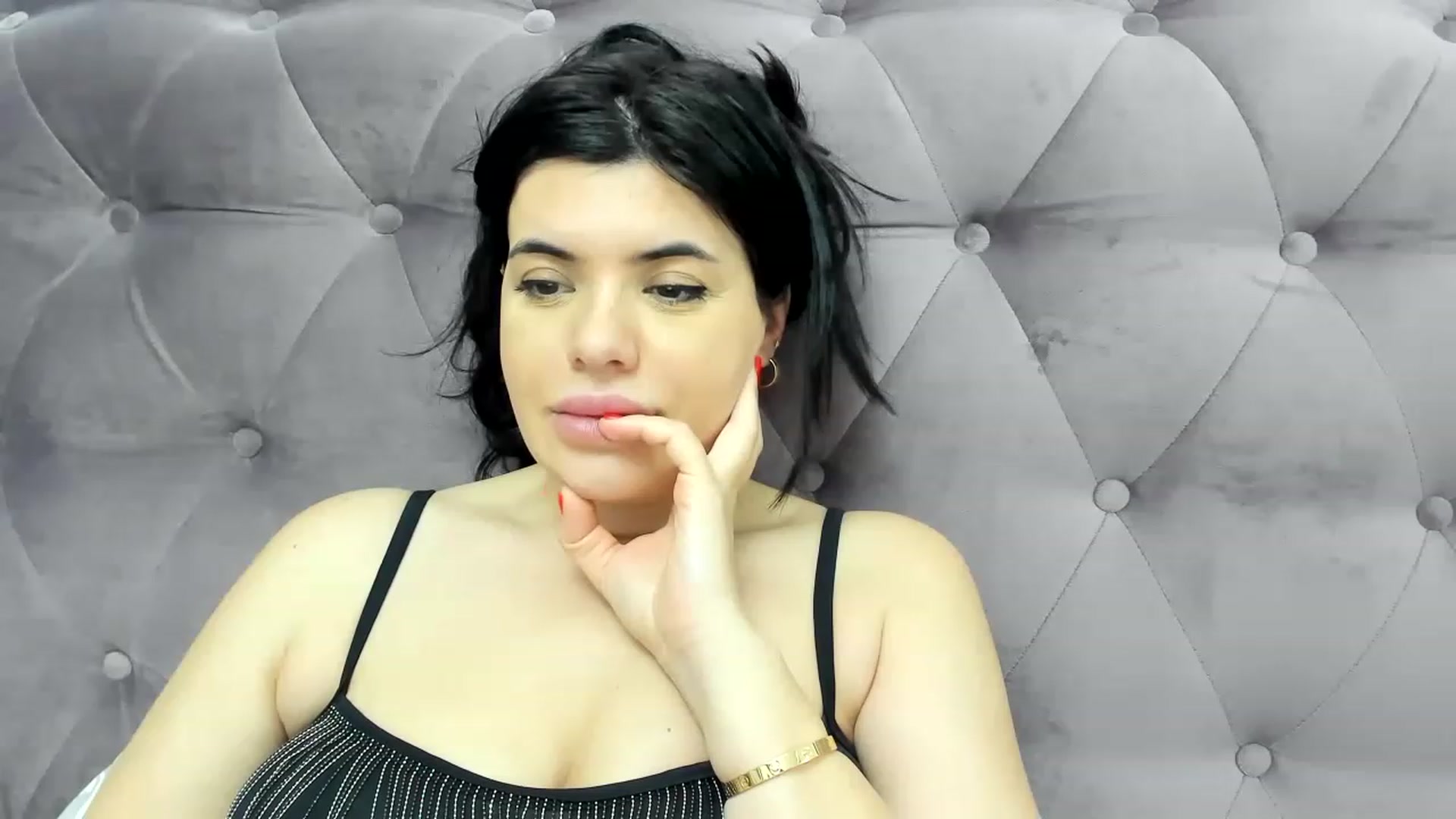 Gallery image thumbnail from Aeena's myfreecams stream on, 12/12/2022, 22:47 image 10 of 20