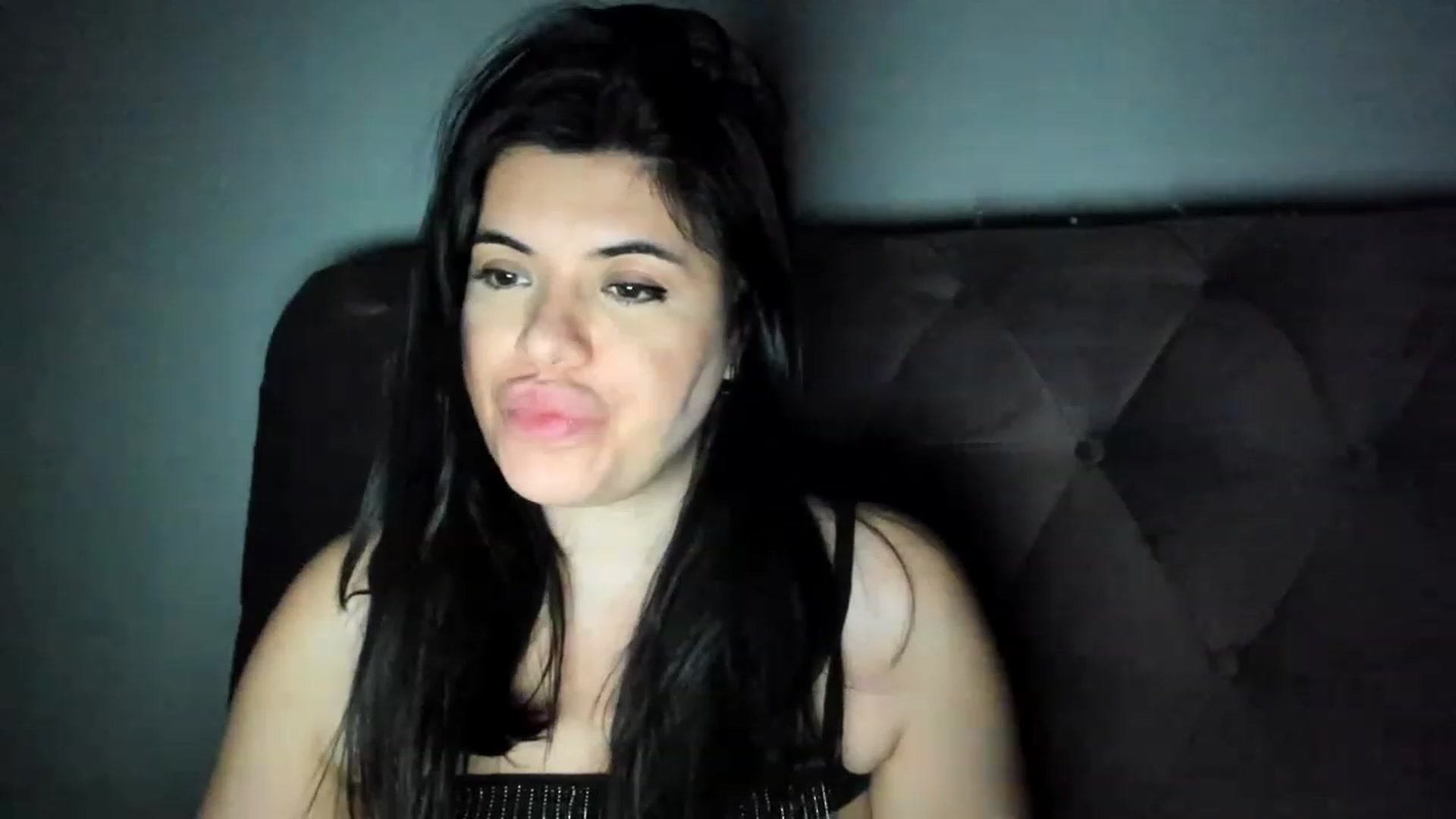 Gallery image thumbnail from Aeena's myfreecams stream on, 12/12/2022, 23:05 image 16 of 20