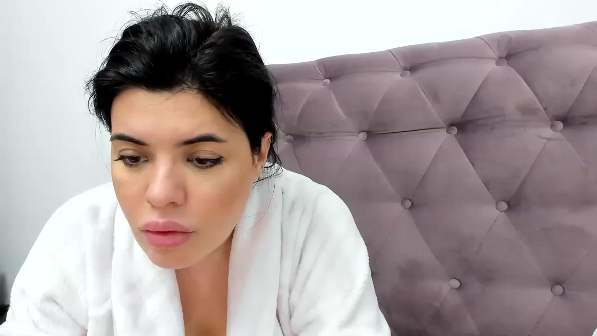 Gallery image thumbnail from Aeena's myfreecams stream on, 12/16/2022, 23:05 image 14 of 20