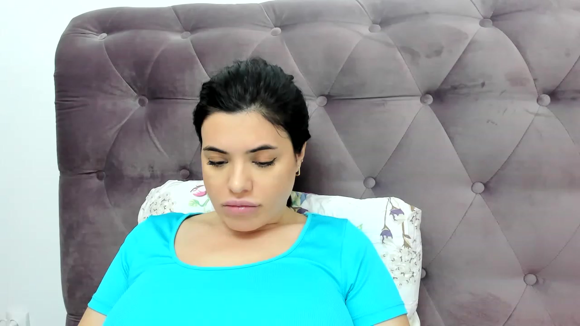 Gallery image thumbnail from Aeena's myfreecams stream on, 12/19/2022, 22:59 image 14 of 20