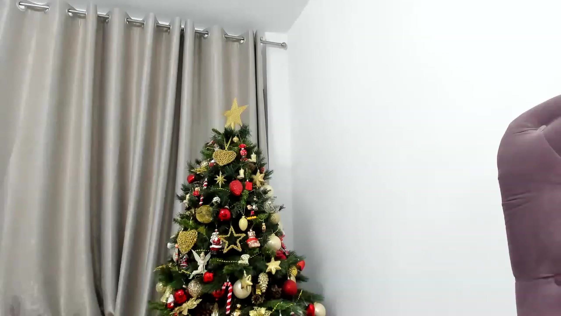 Gallery image thumbnail from Aeena's myfreecams stream on, 12/26/2022, 23:05 image 18 of 20