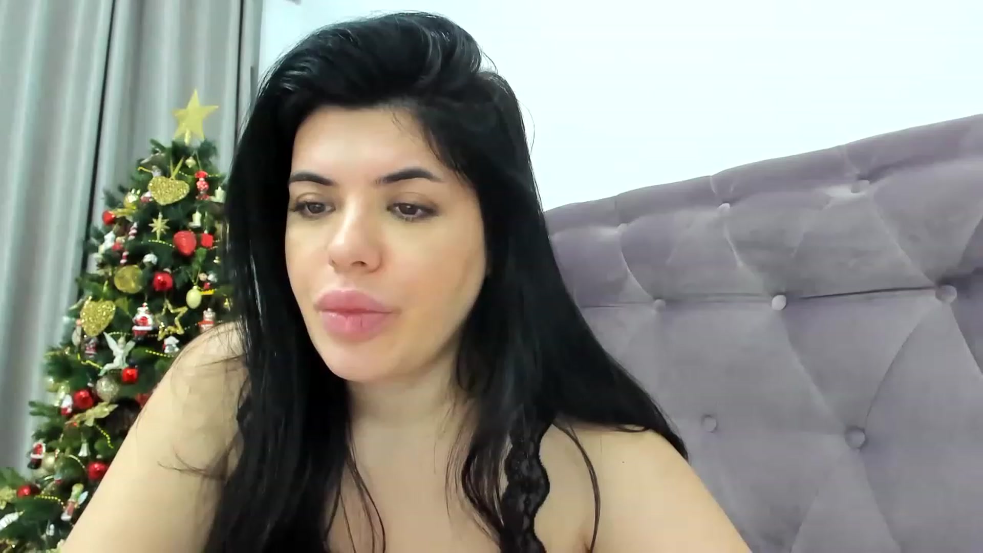 Gallery image thumbnail from Aeena's myfreecams stream on, 12/28/2022, 23:03 image 4 of 20