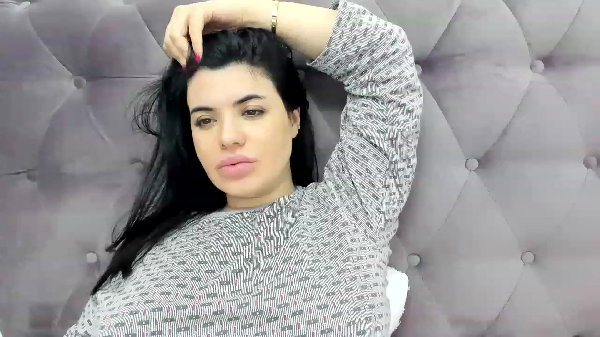 Gallery image thumbnail from Aeena's myfreecams stream on, 01/03/2023, 21:59 image 12 of 20