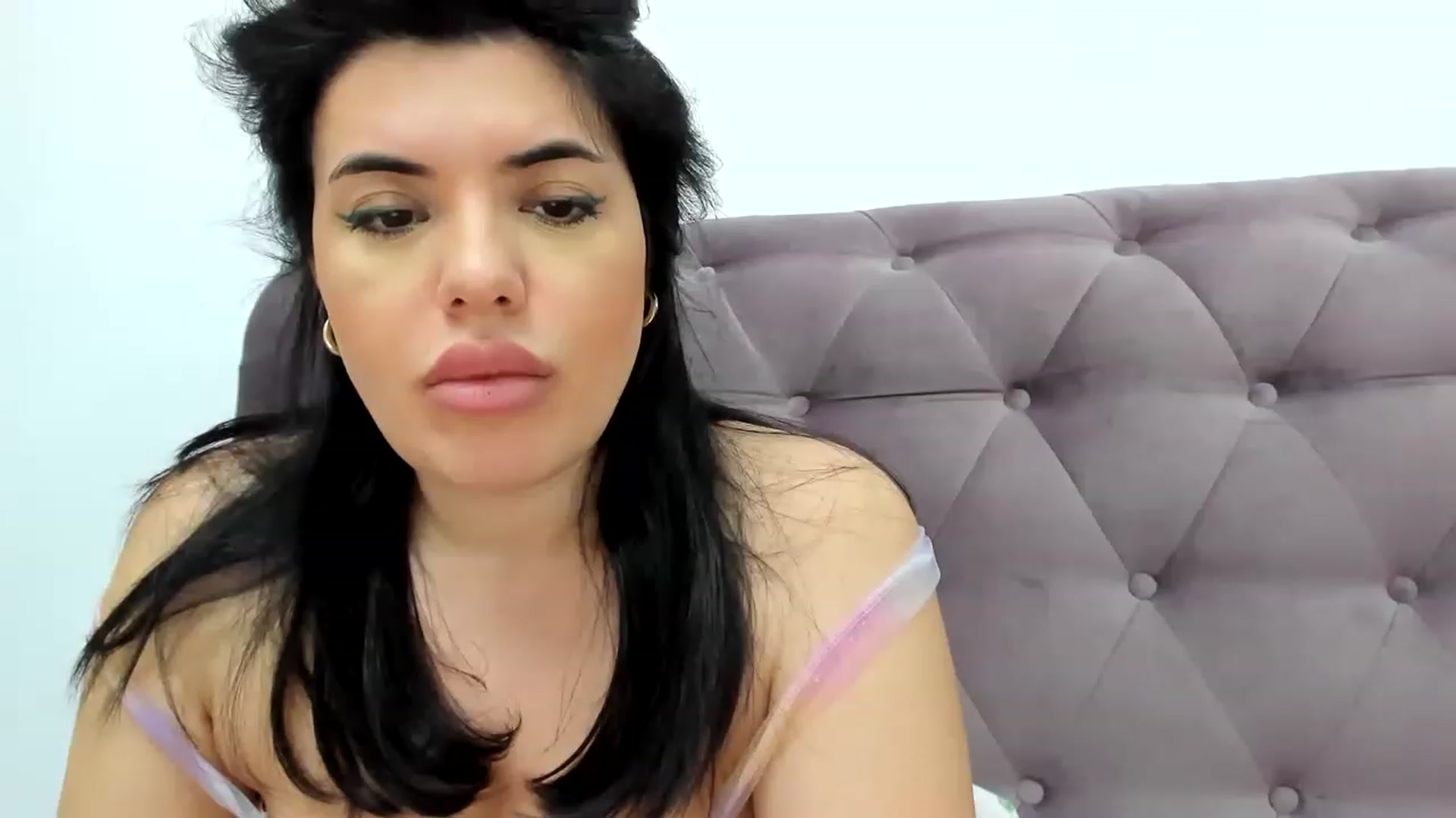 Gallery image thumbnail from Aeena's myfreecams stream on, 01/12/2023, 23:44 image 19 of 20