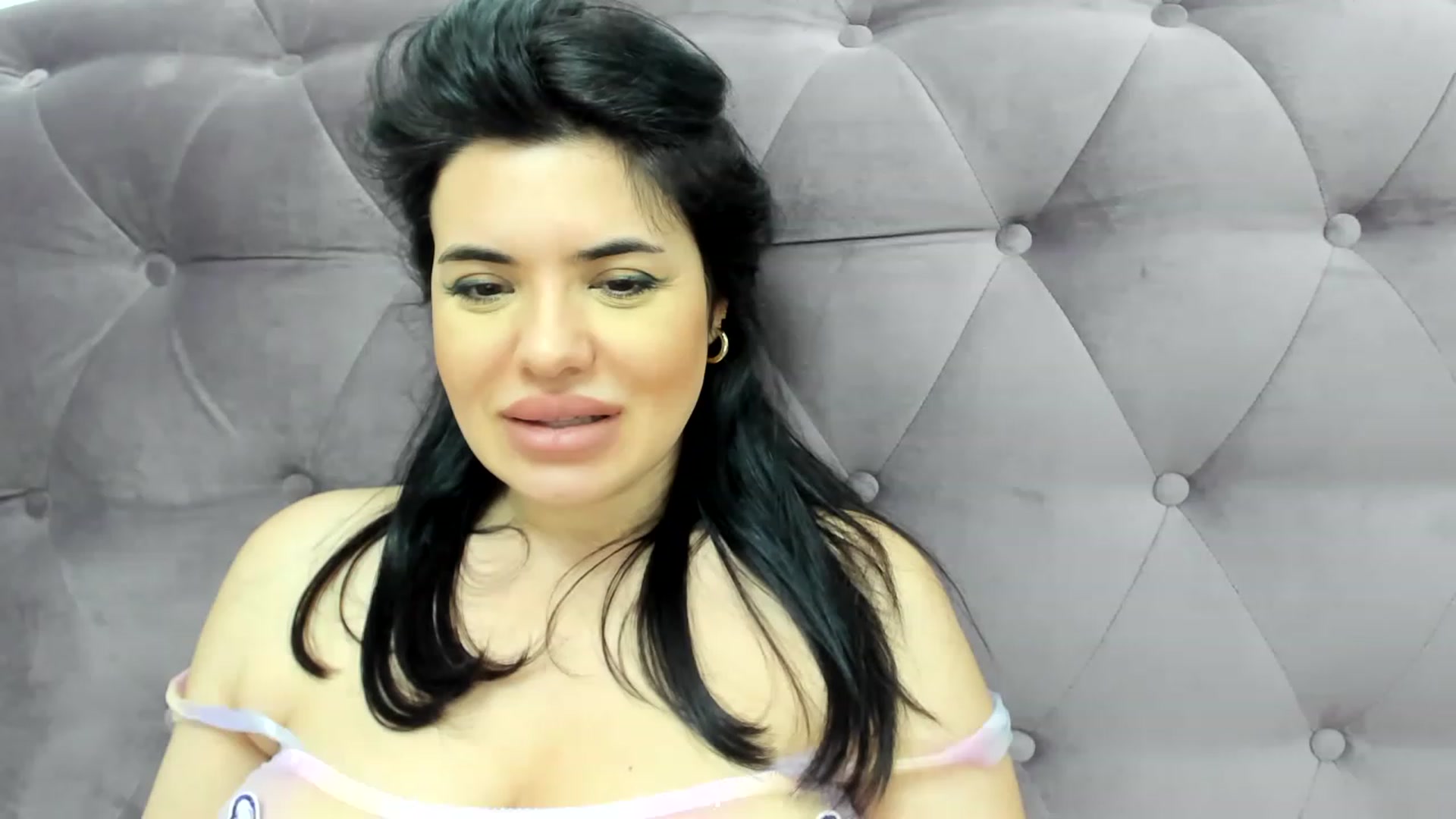 Gallery image thumbnail from Aeena's myfreecams stream on, 01/12/2023, 23:44 image 8 of 20