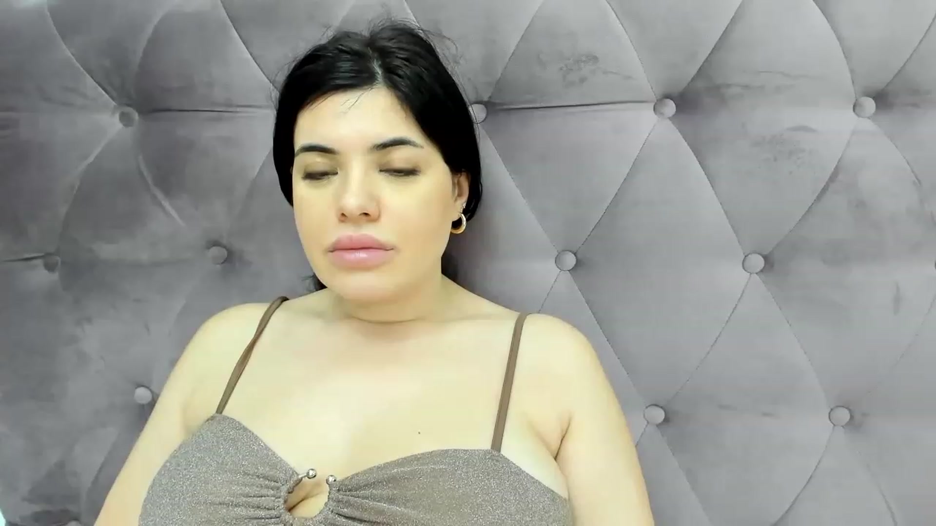Gallery image thumbnail from Aeena's myfreecams stream on, 01/18/2023, 22:36 image 11 of 20
