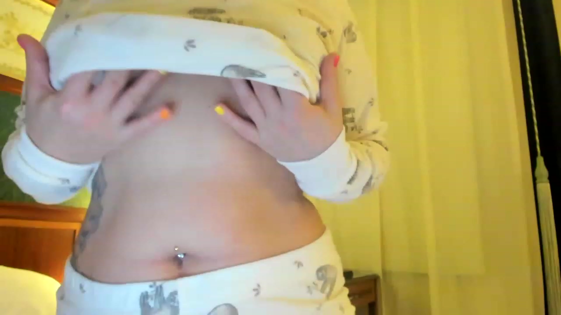 Gallery image thumbnail from Aeena's myfreecams stream on, 02/06/2023, 21:43 image 9 of 20